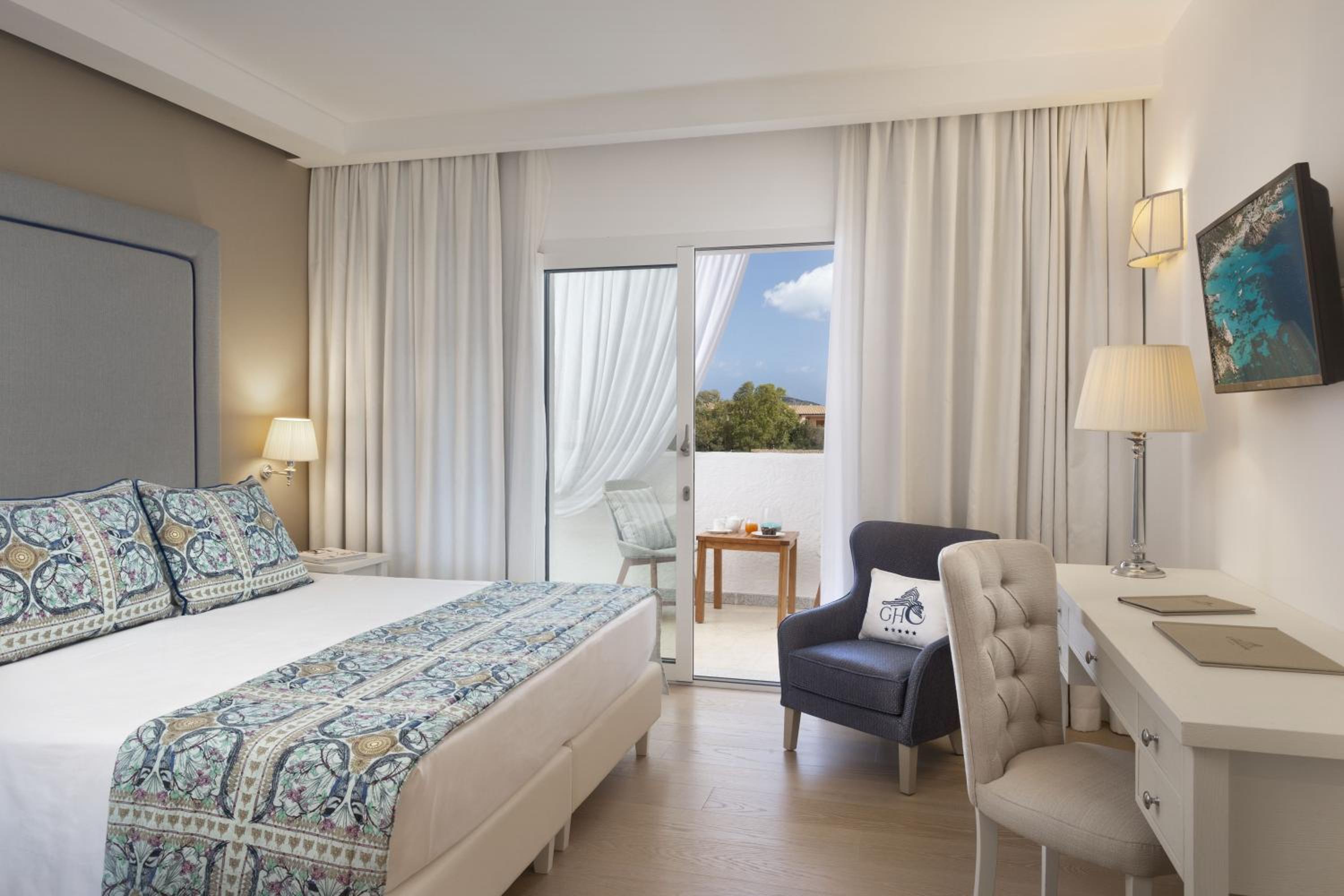 Deluxe Double Room with Balcony and Sea View