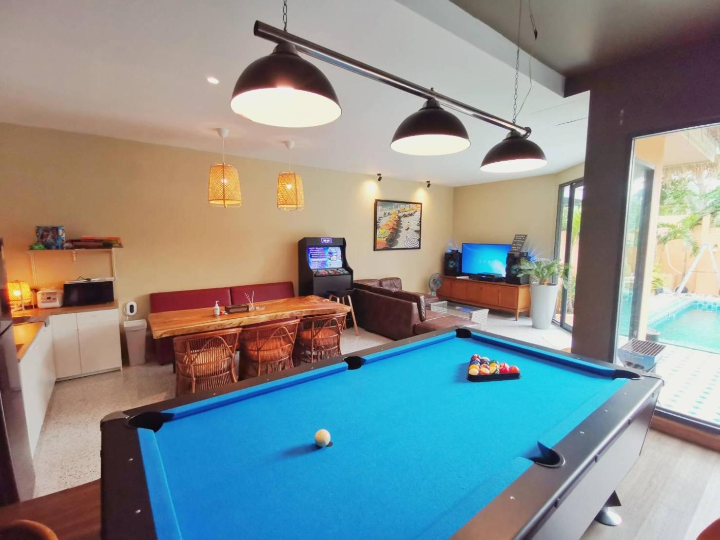Four-Bedroom Villa with Private Pool - Photo 22