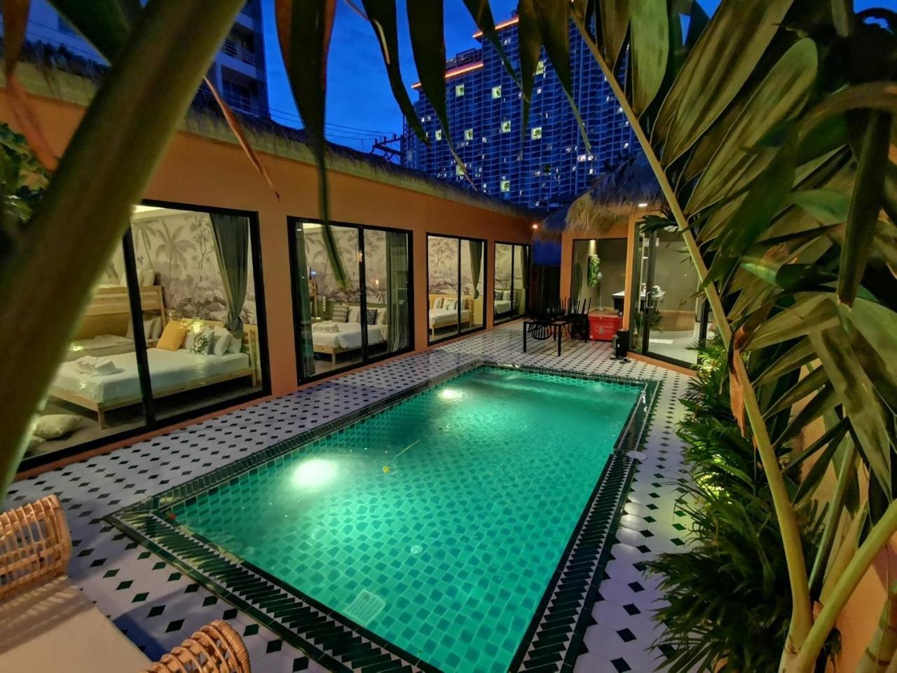 Four-Bedroom Villa with Private Pool - Photo 33