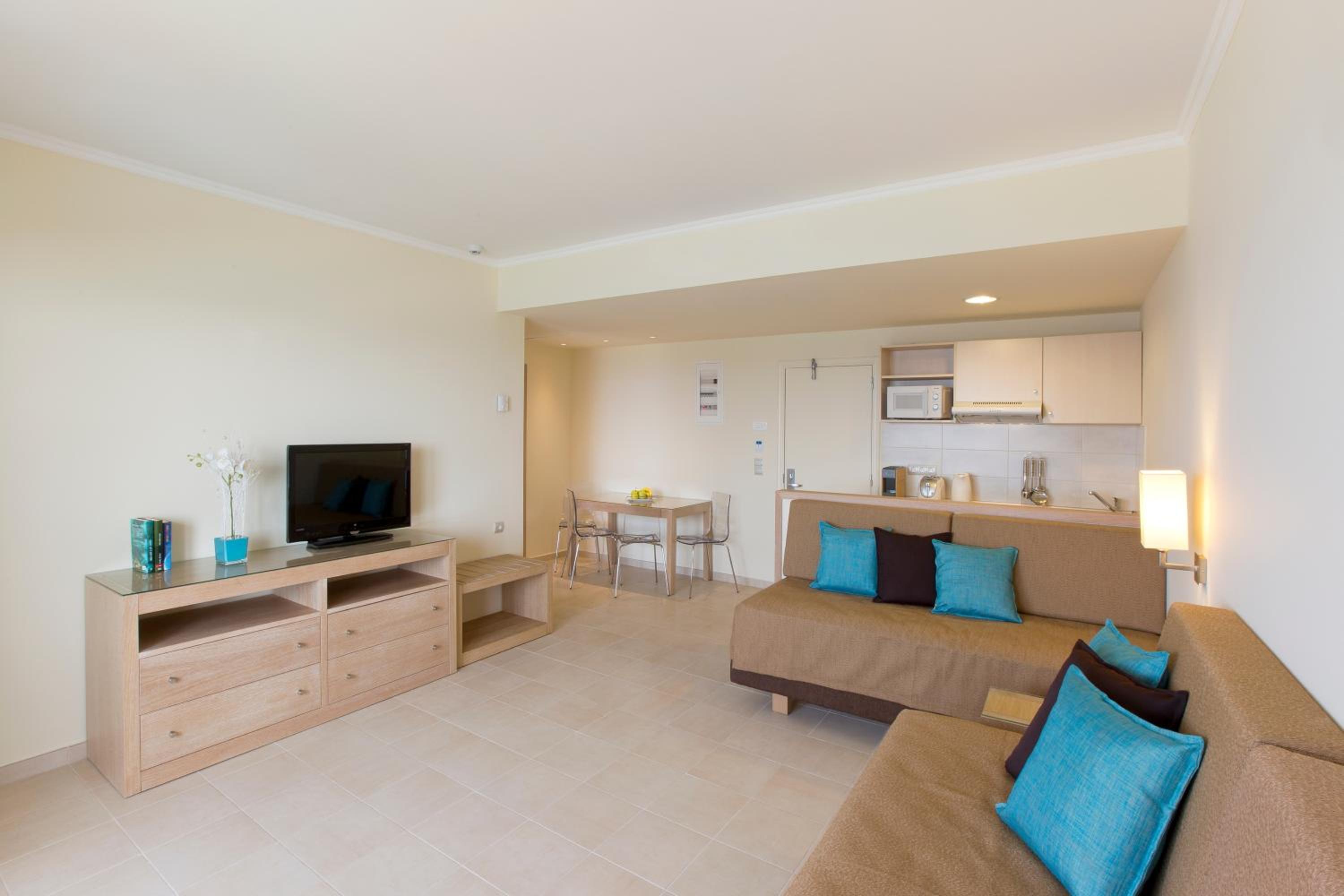 Deluxe Apartment (2-5 Adults) with Garden View