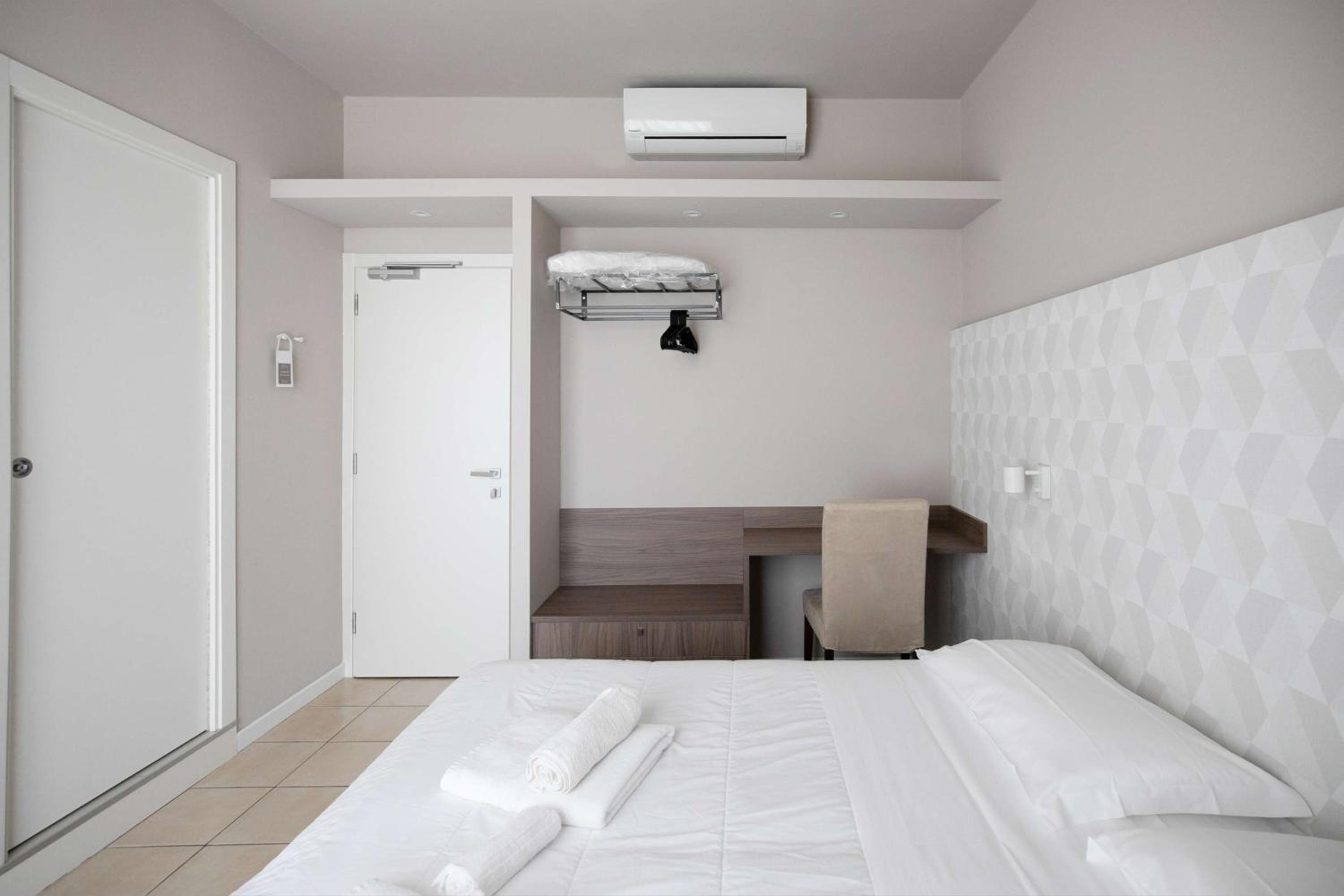 Double or Twin Room with Balcony photo 1