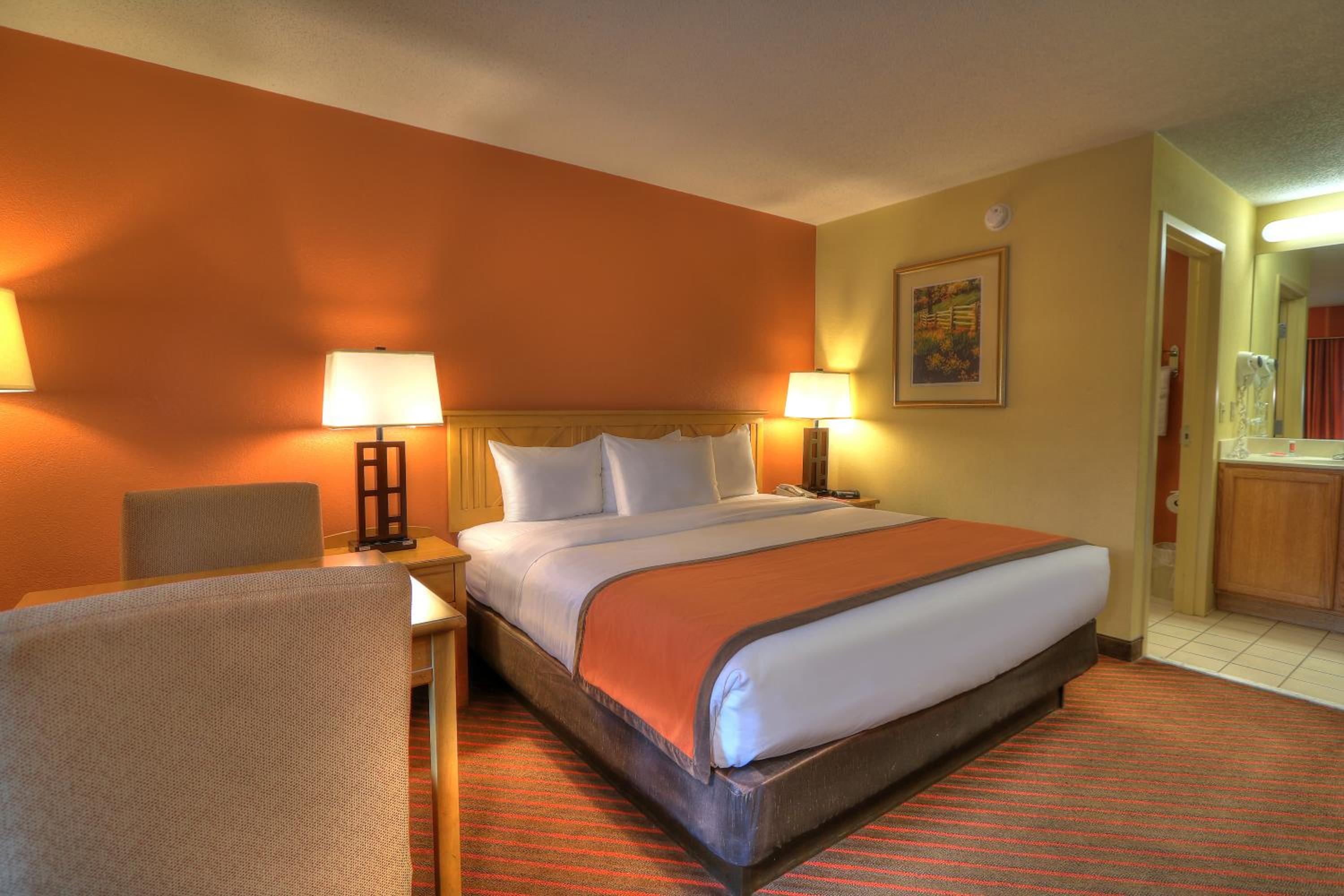King Room - Accessible/Non-Smoking - Photo 7