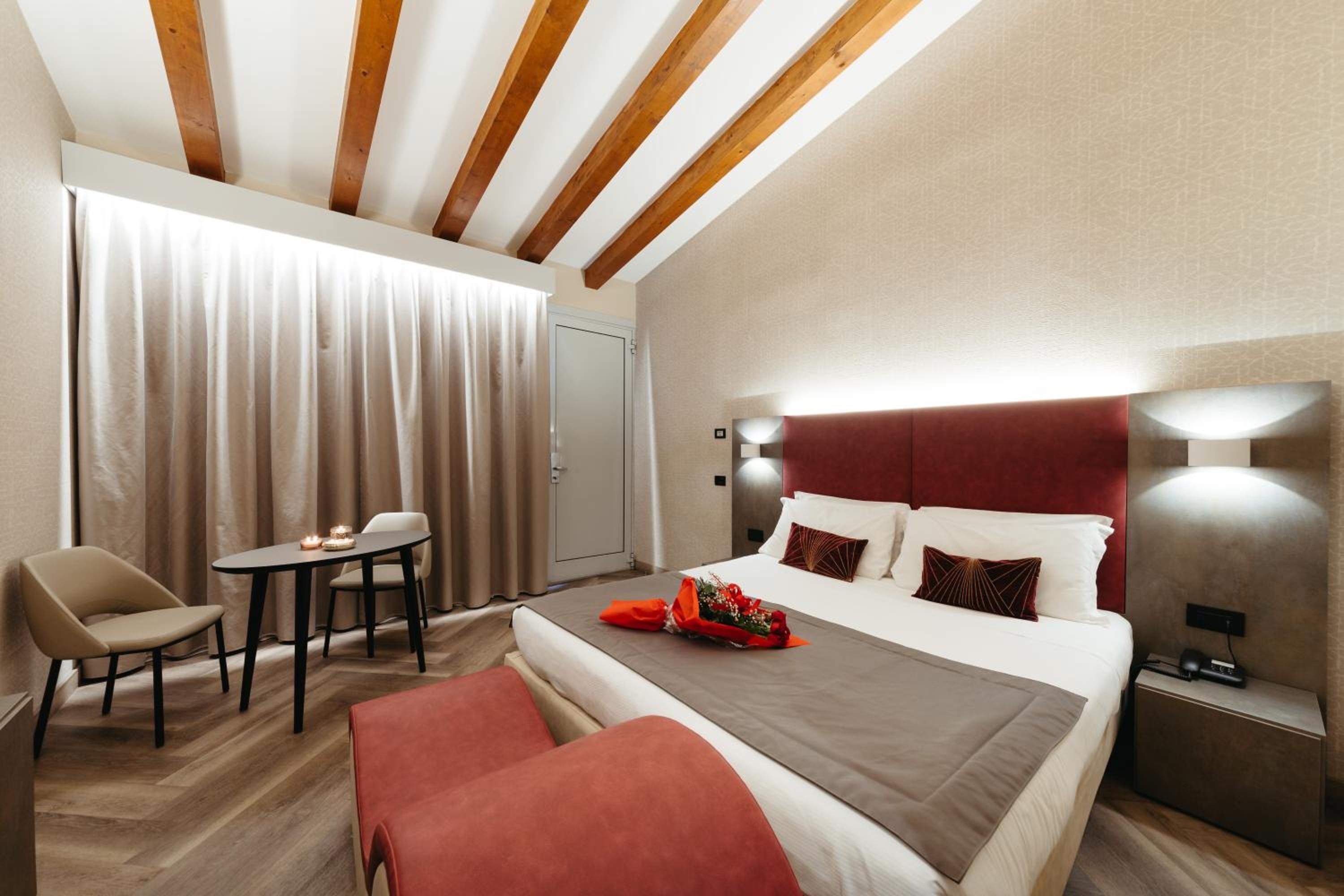 Double Room - Photo 3