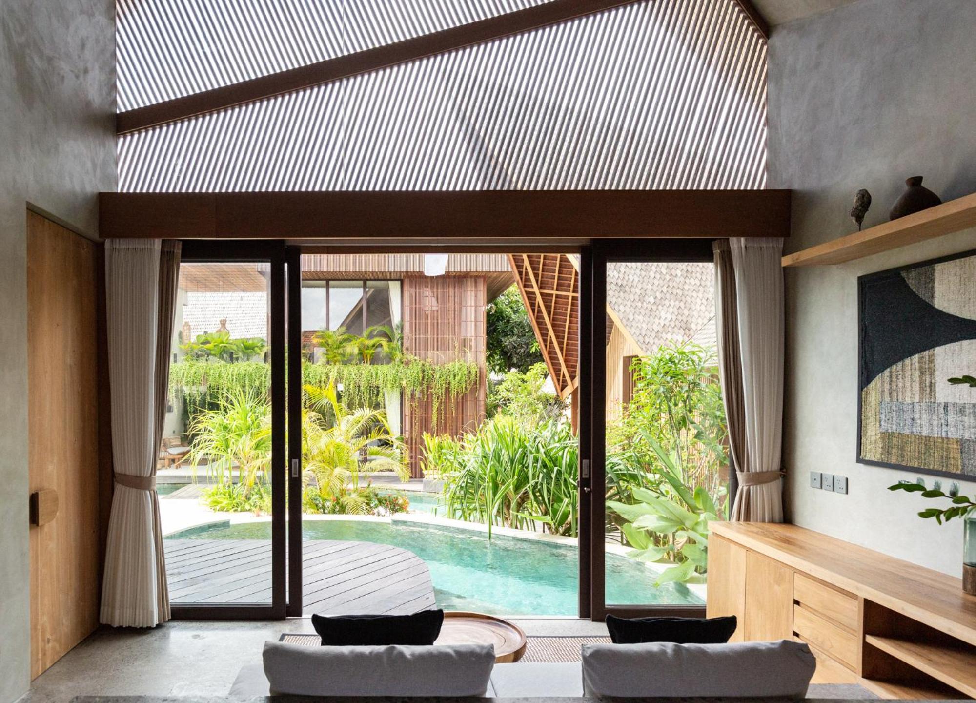 Superior Bungalow - Photo 7