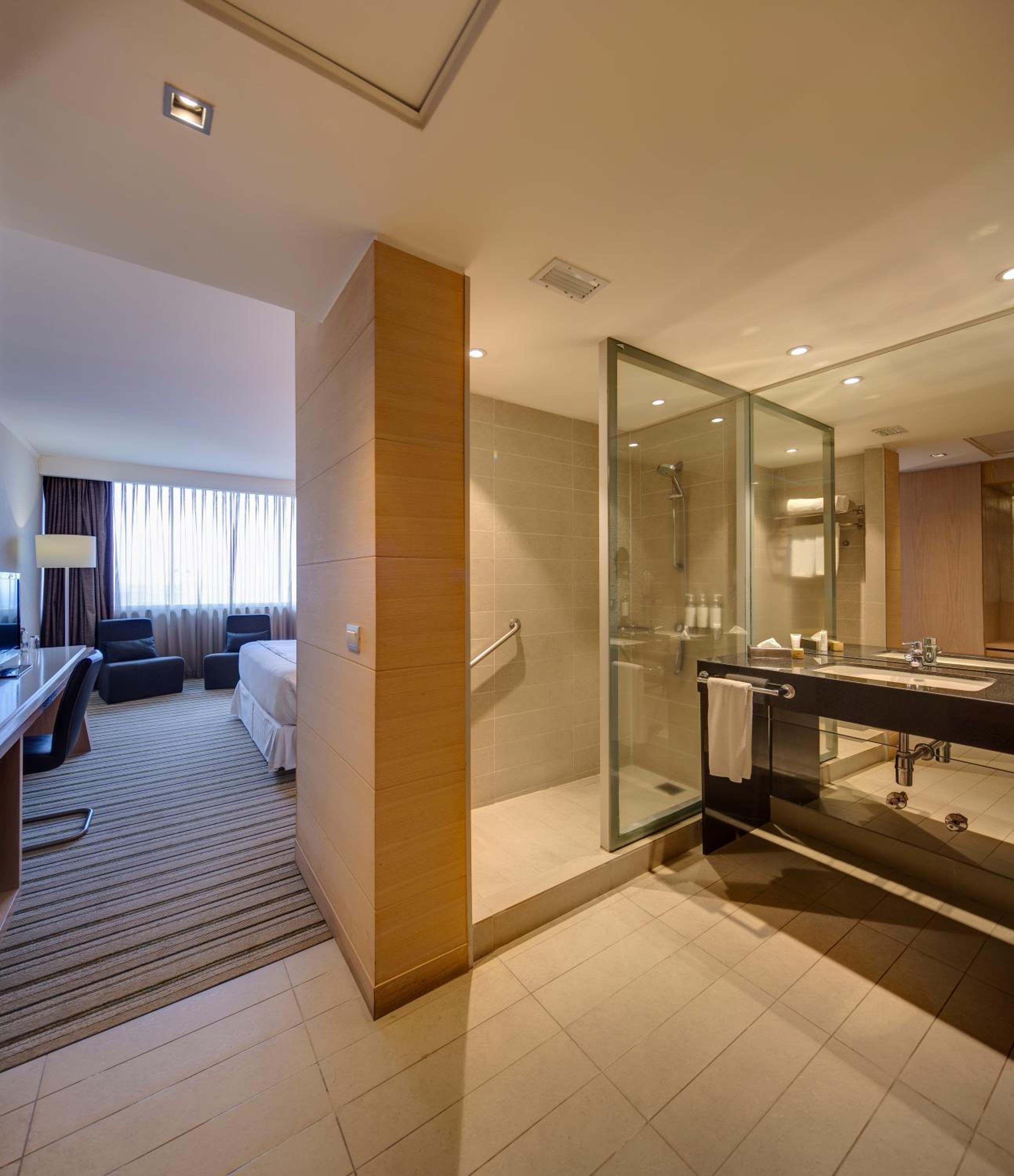 2 Queen Beds Accessible Room, Non-Smoking