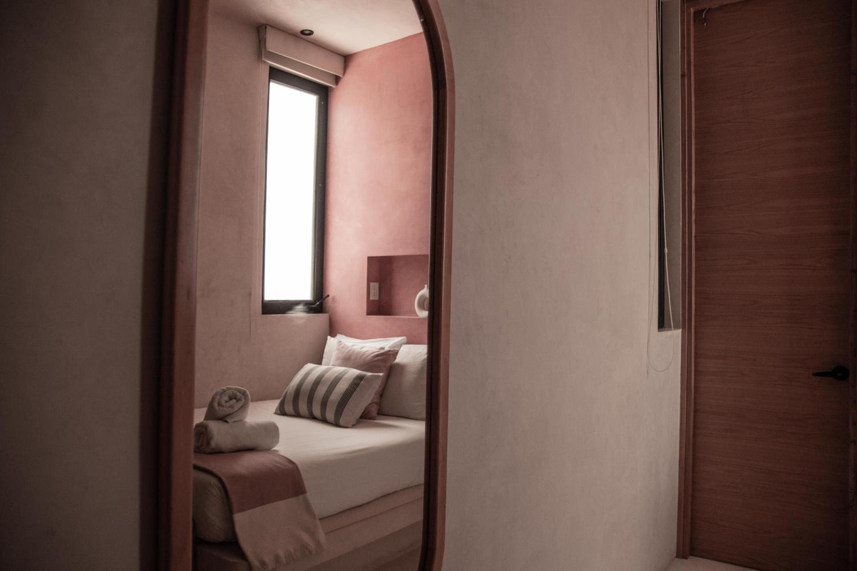 Small Double Room - Photo 4