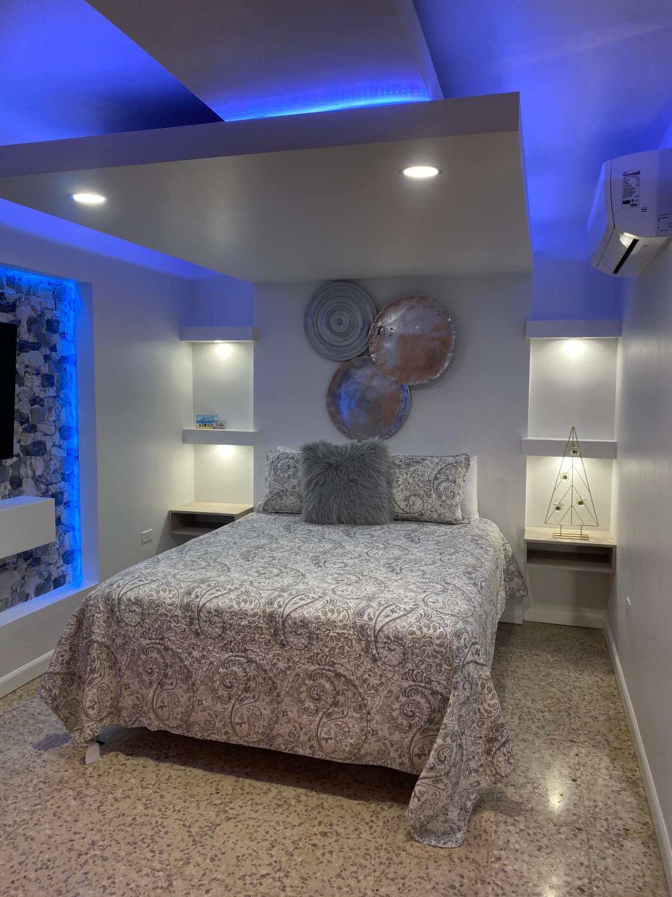 Studio Apartment photo 1