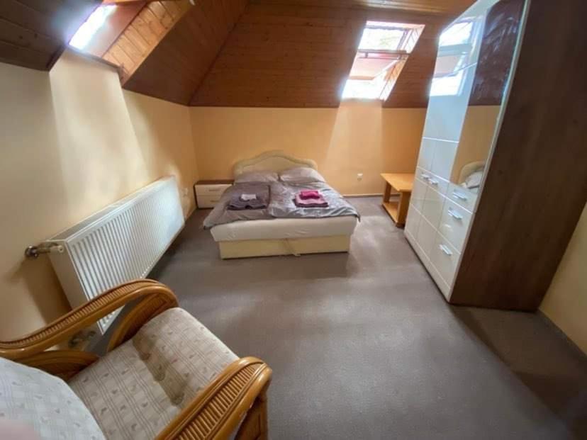 Three-Bedroom Apartment photo 3