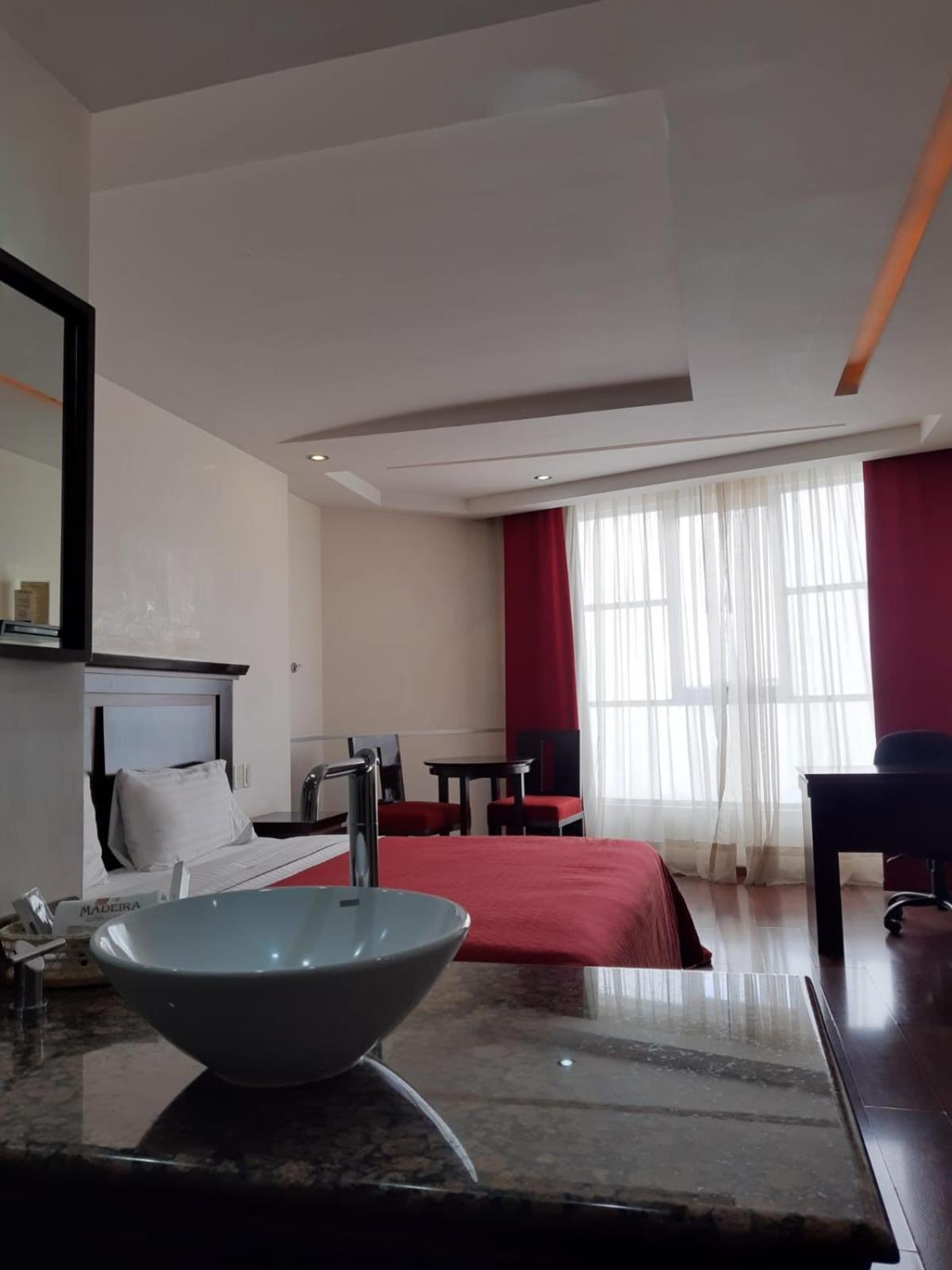 One-Bedroom Suite photo 2