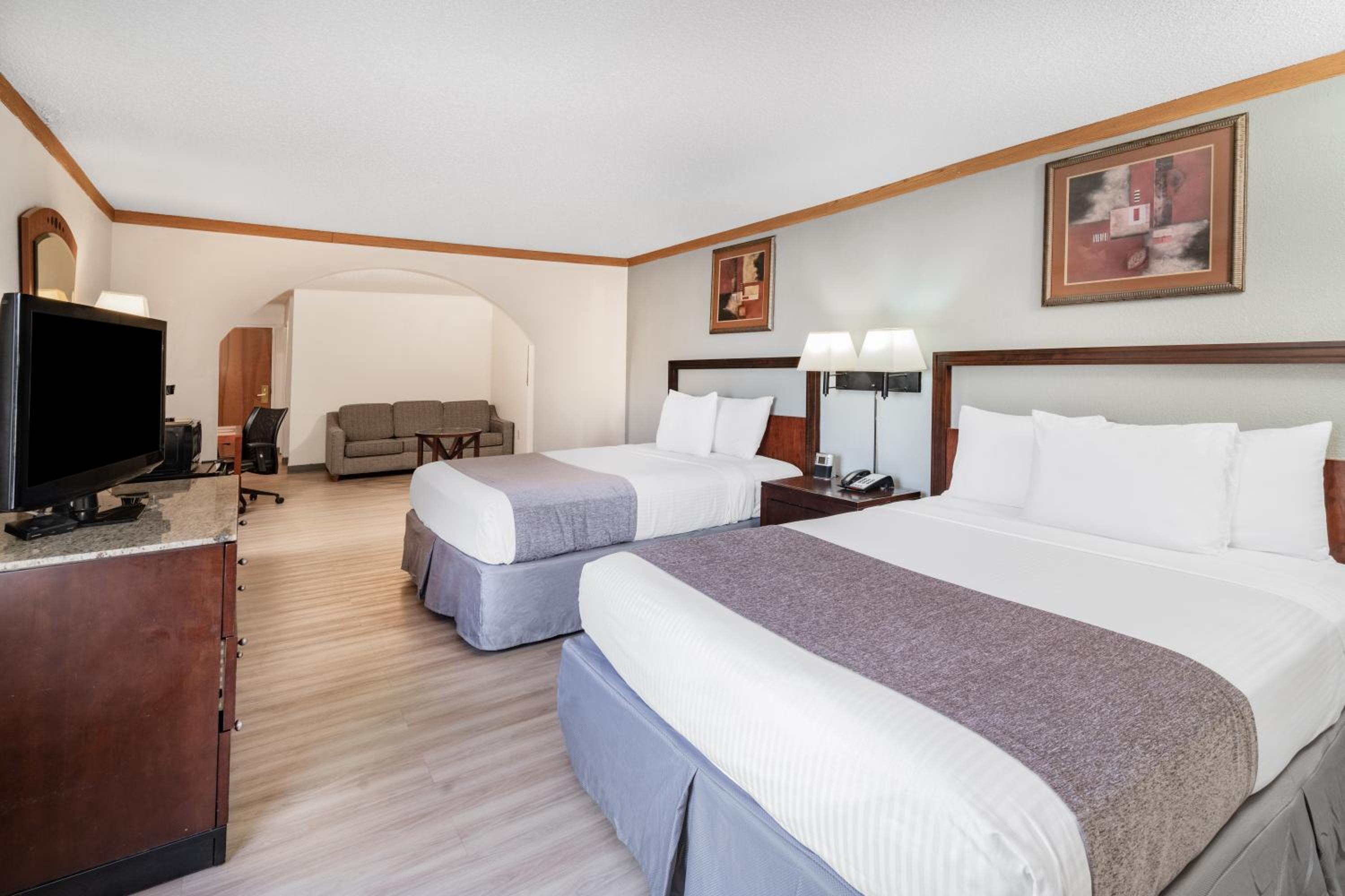 Newly Renovated Red Roof Inn & Suites Hinesville with breakfast
