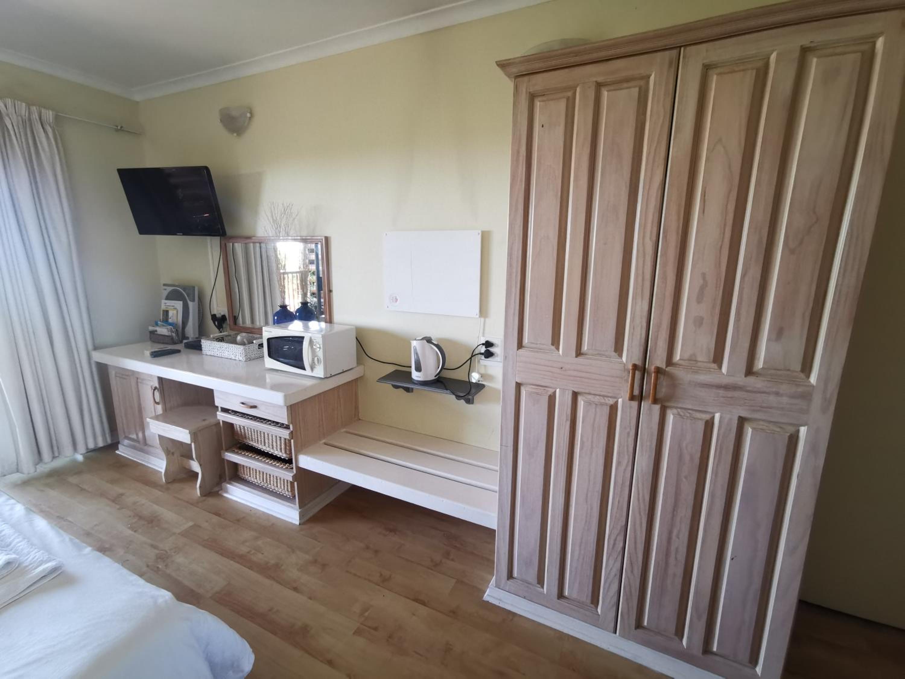 Deluxe Double Room with Balcony photo 1