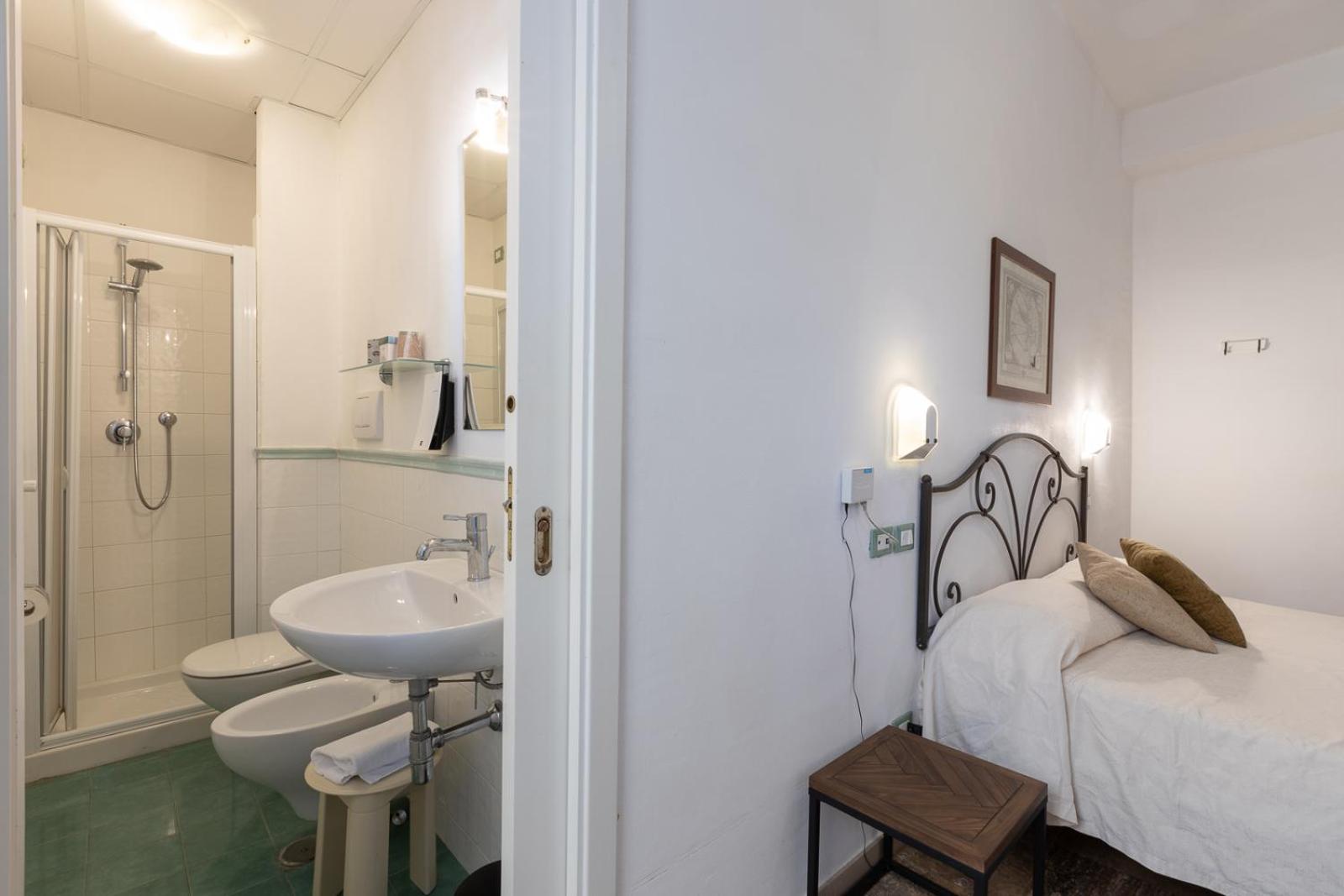 Double or Twin Room photo 2