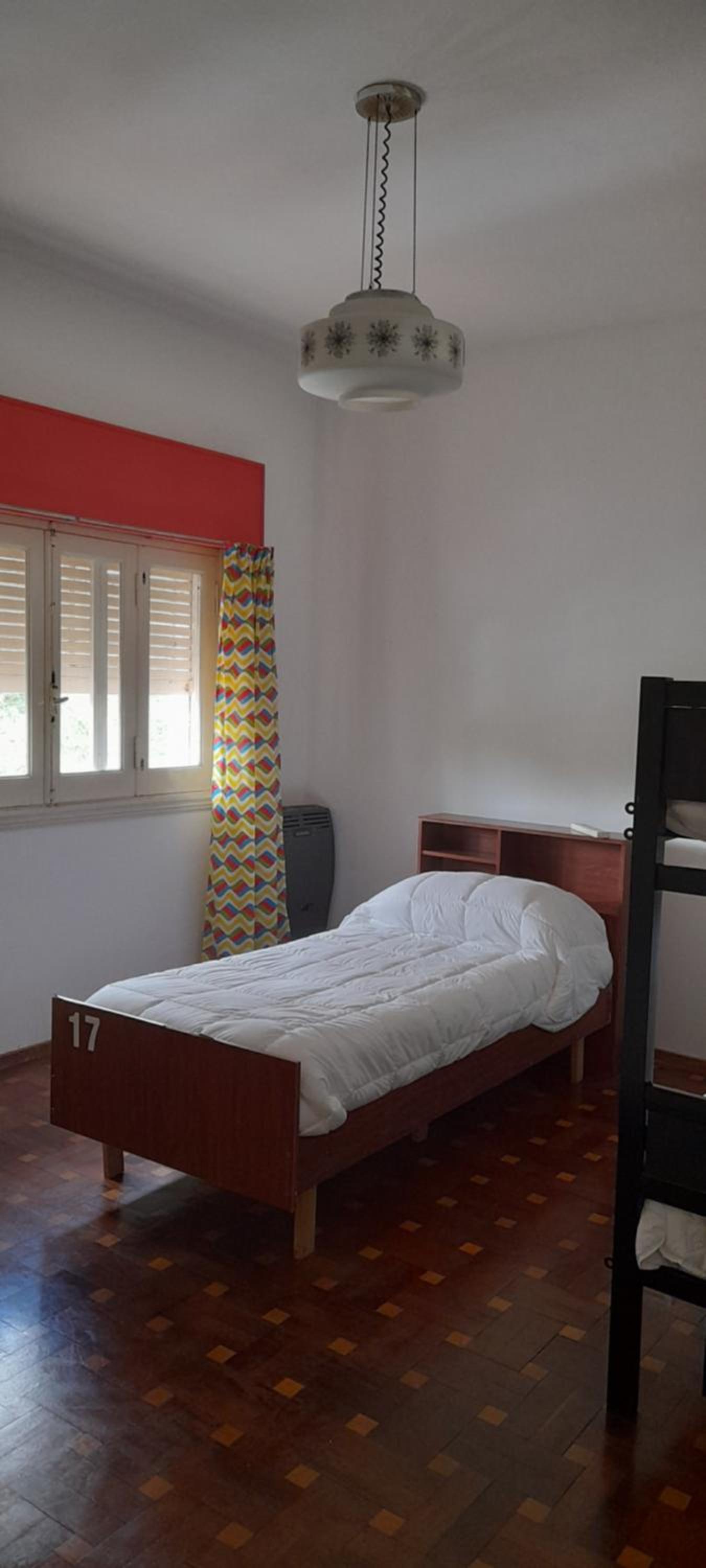 Economy Triple Room with Shared Bathroom photo 2