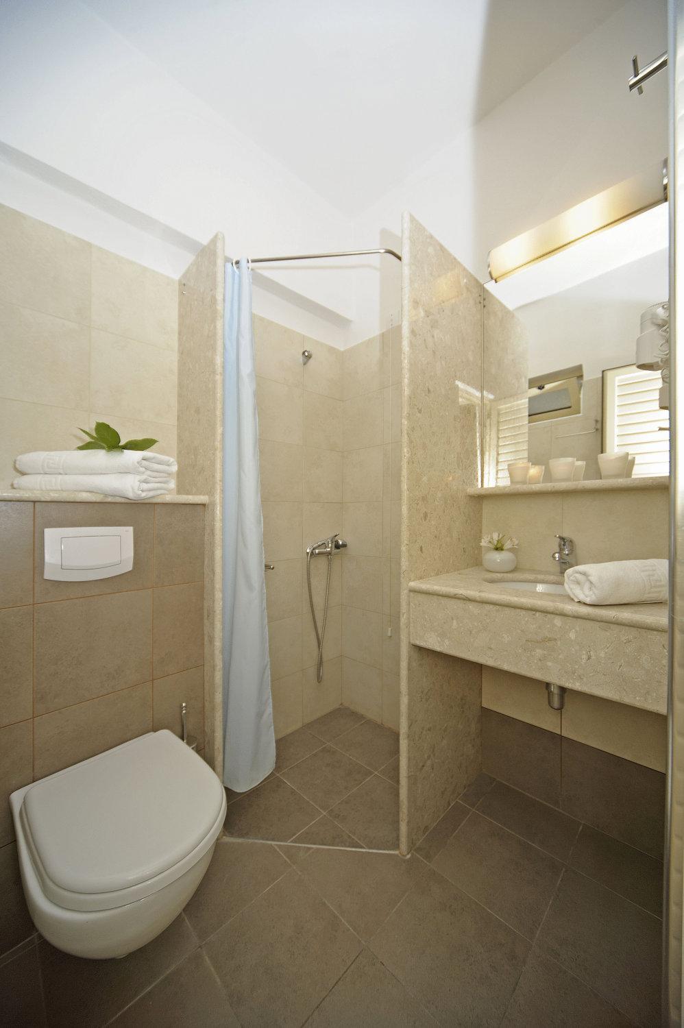 Double or Twin Room with Pool View - Photo 2