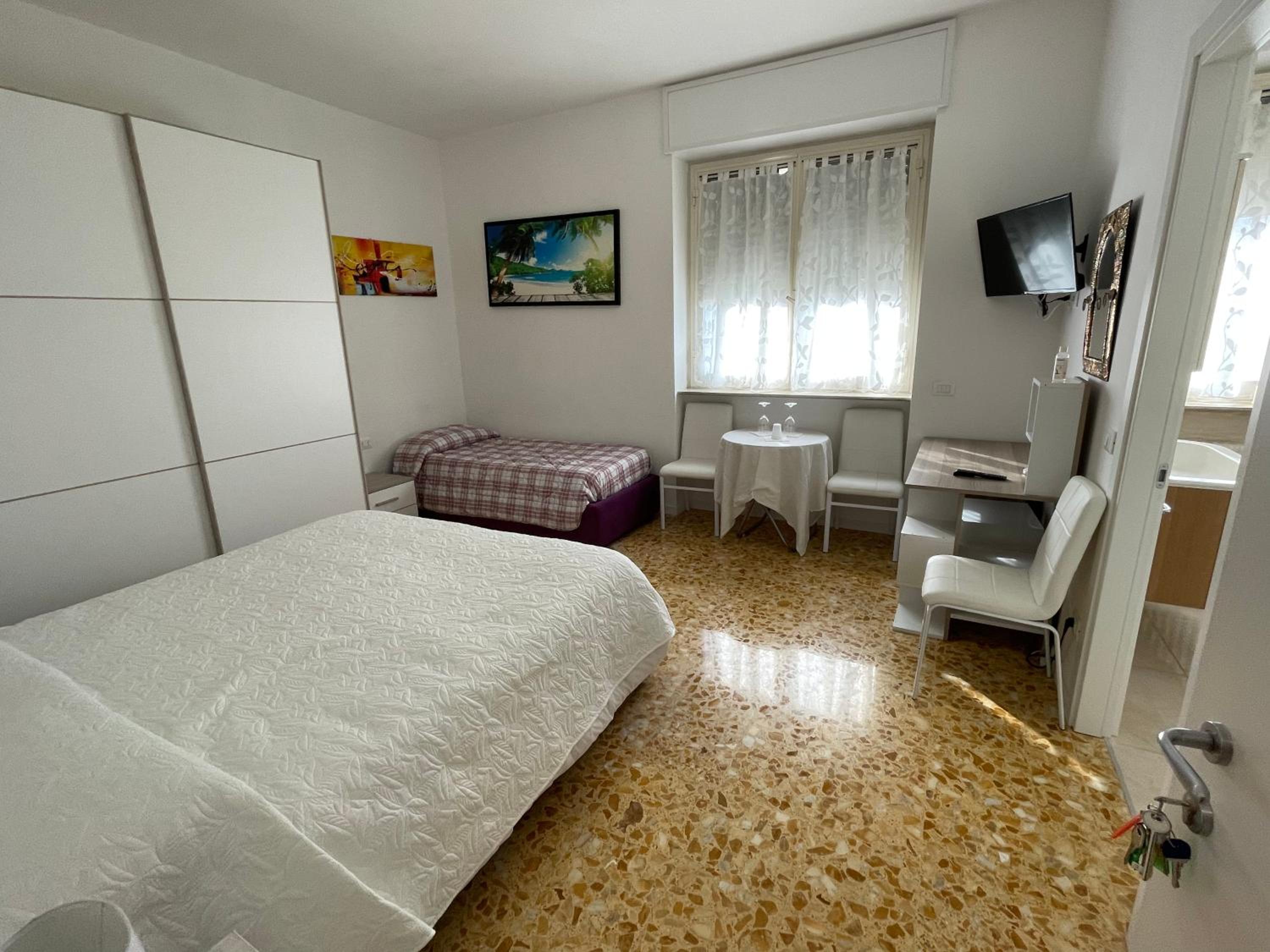 Triple Room - Photo 7