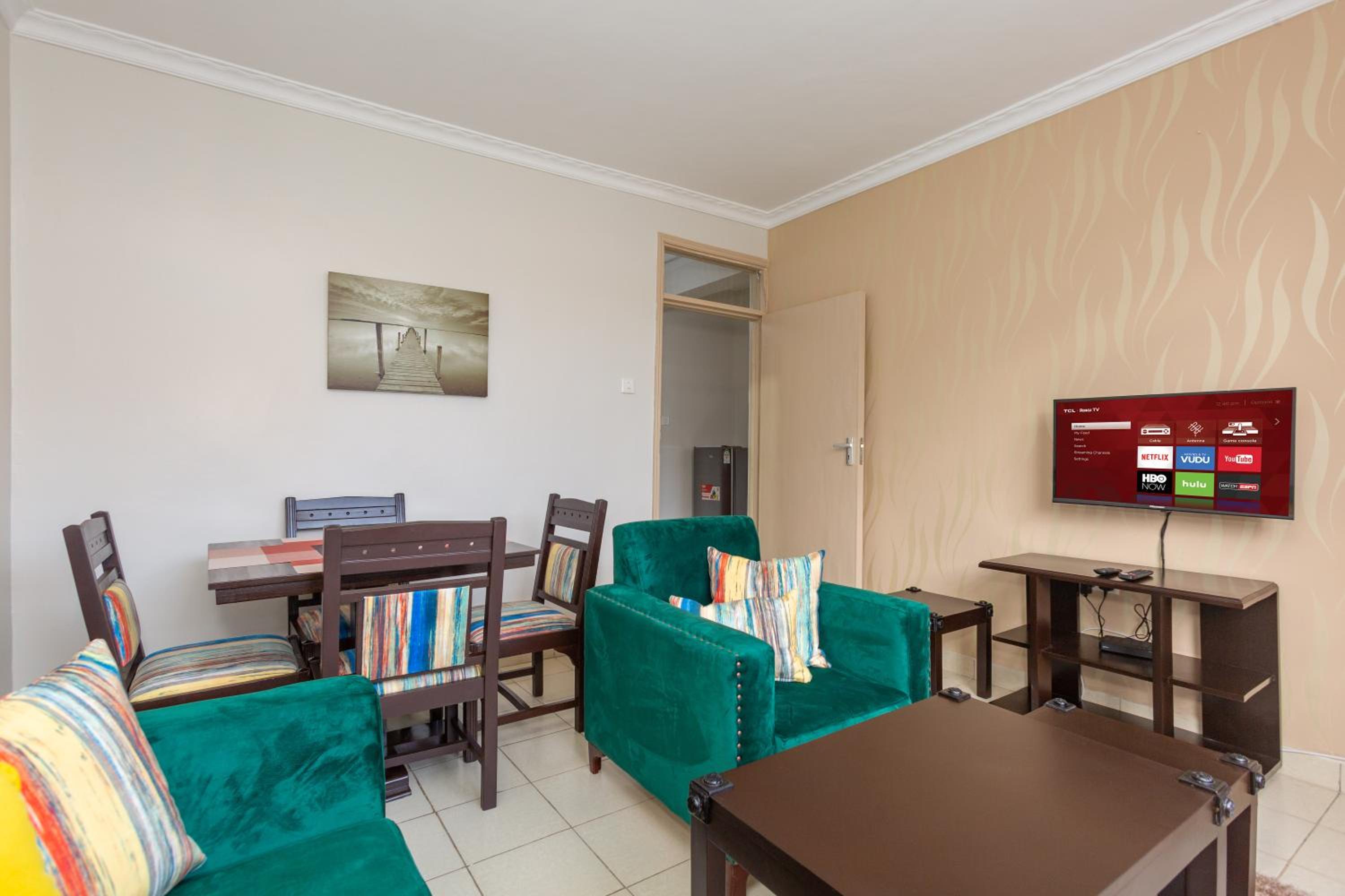 One-Bedroom Apartment photo 1