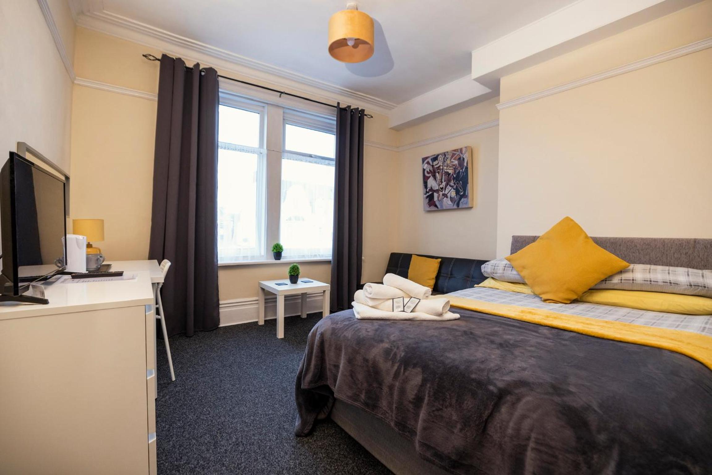 Double Room with Private Bathroom photo 2