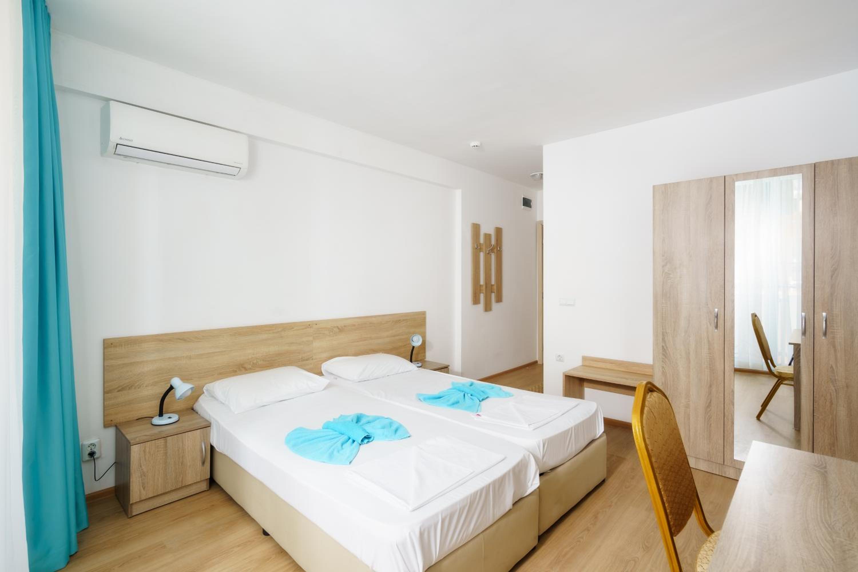 Standard Double Or Twin Room photo 3