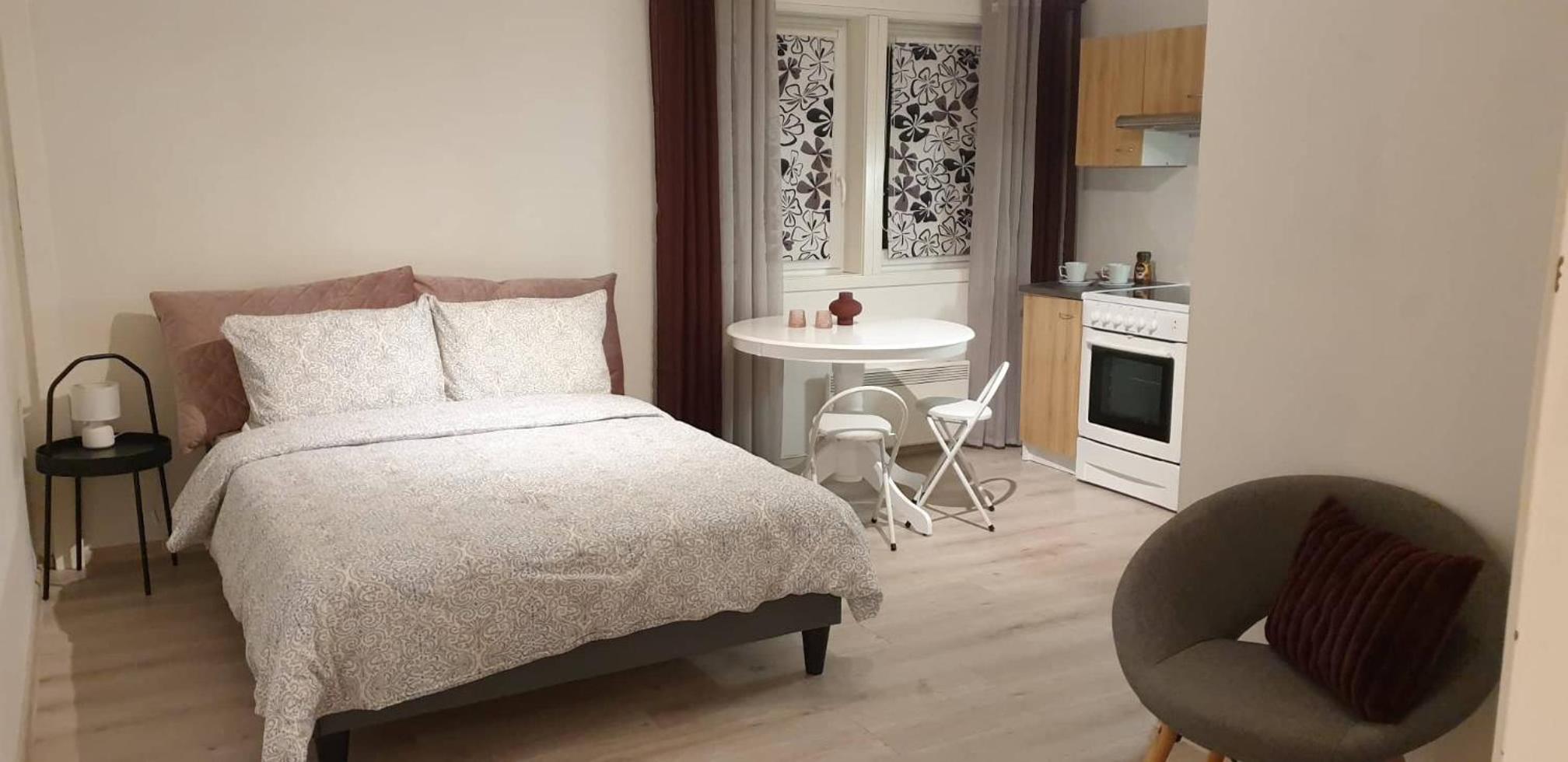 One-Bedroom Apartment - Photo 1
