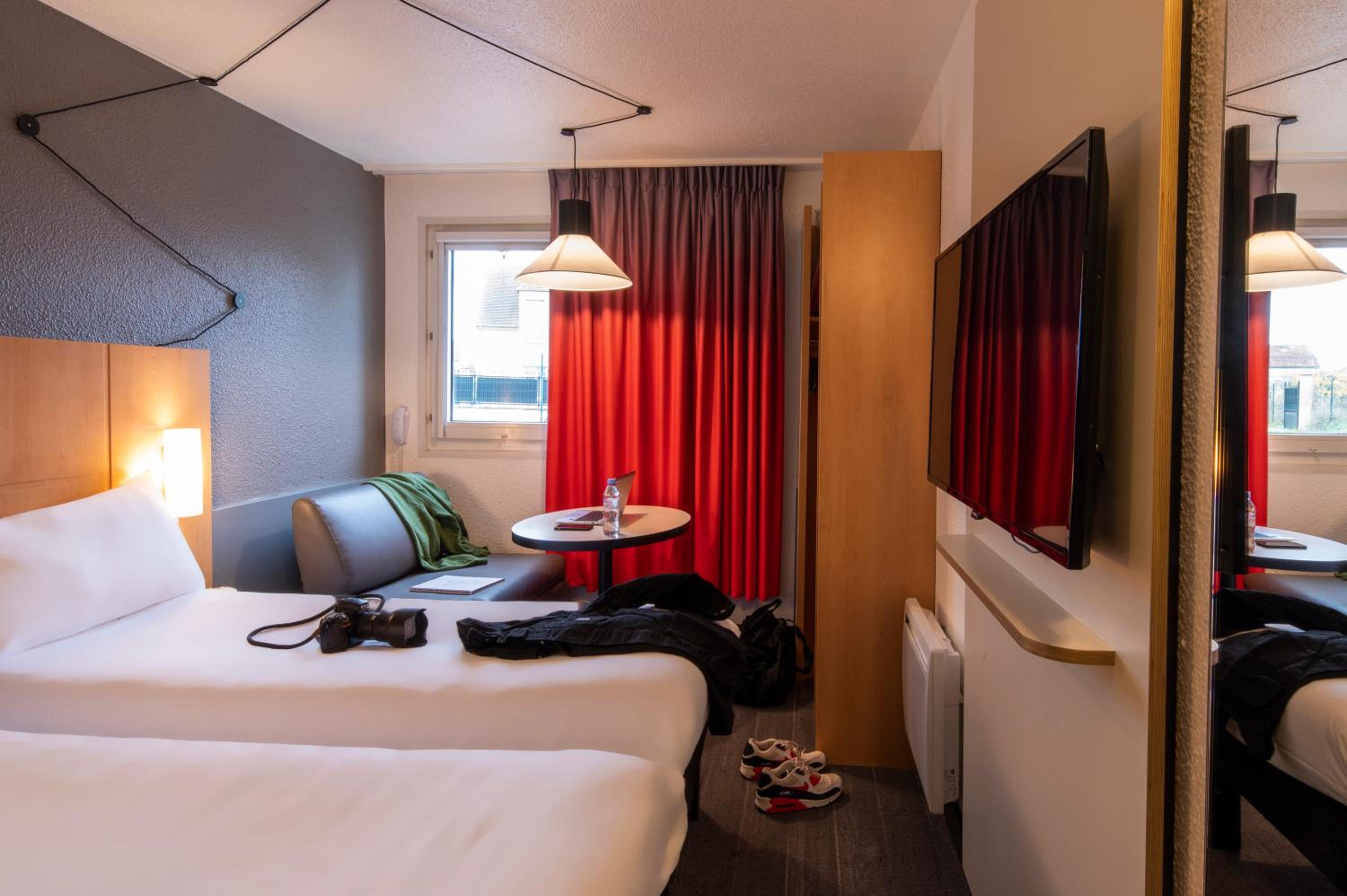 2 Adjoining Double Rooms - Photo 3