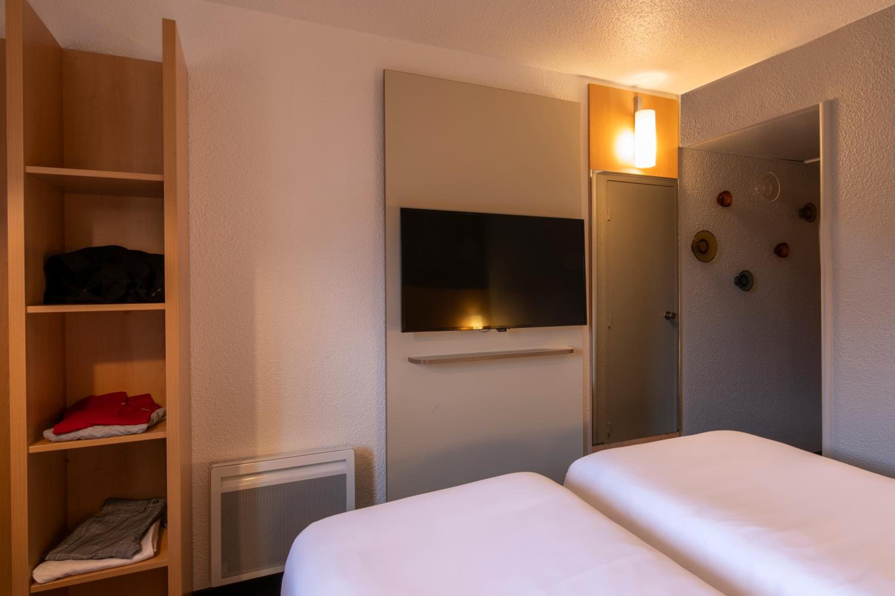 2 Adjoining Double Rooms - Photo 1