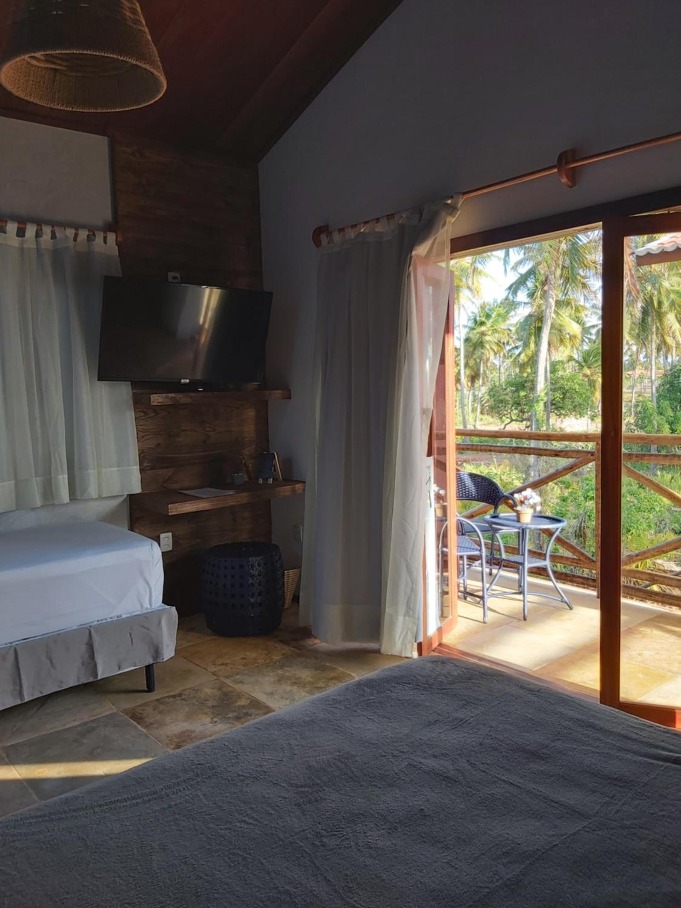 Deluxe Double Room with Bath - Photo 11