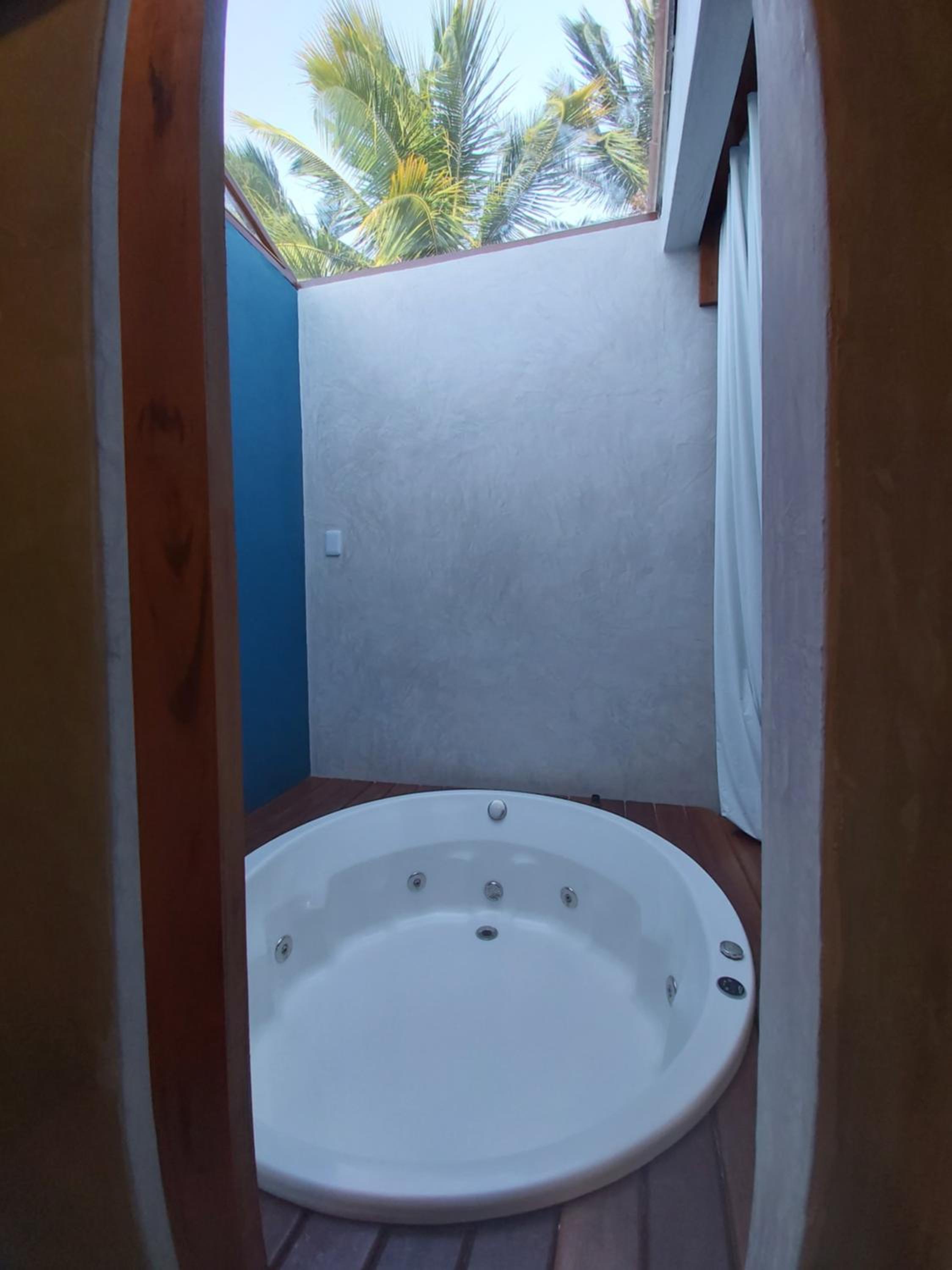 Deluxe Double Room with Bath - Photo 10