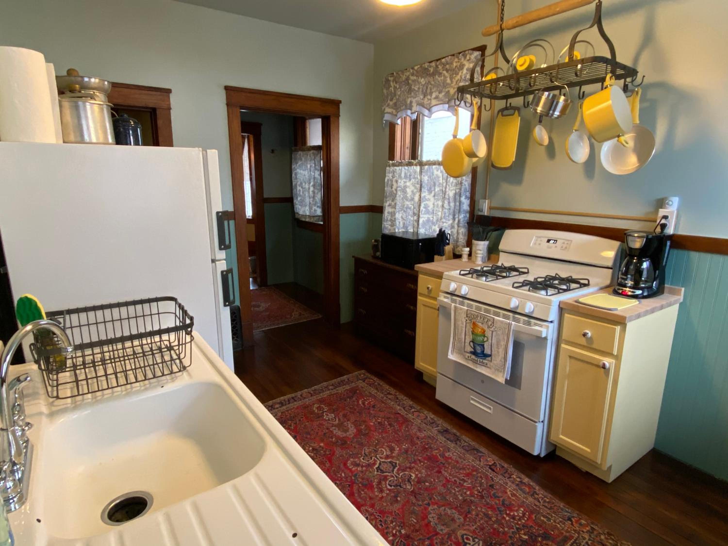 Two-Bedroom Apartment - Photo 14