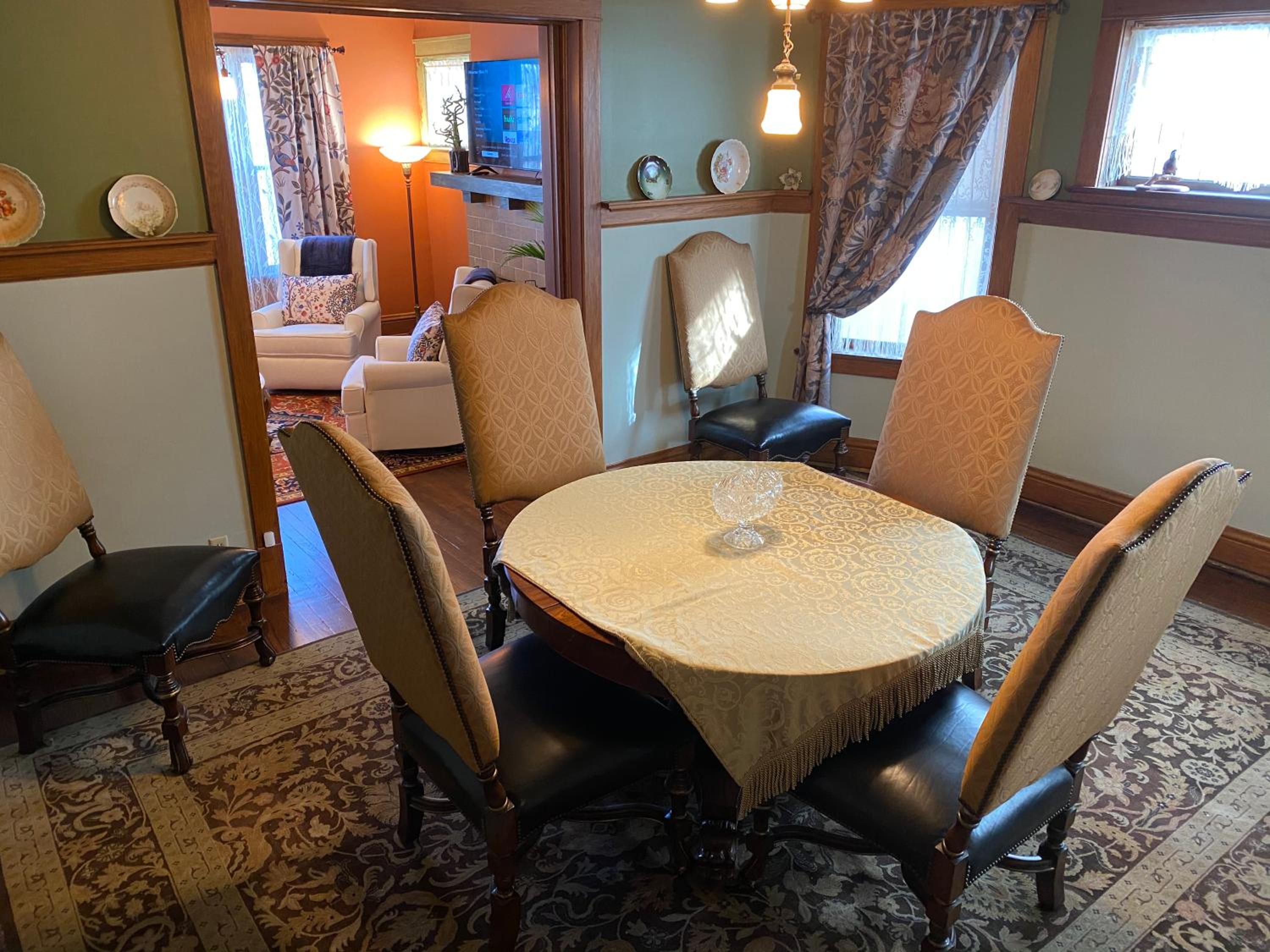 Two-Bedroom Apartment - Photo 35