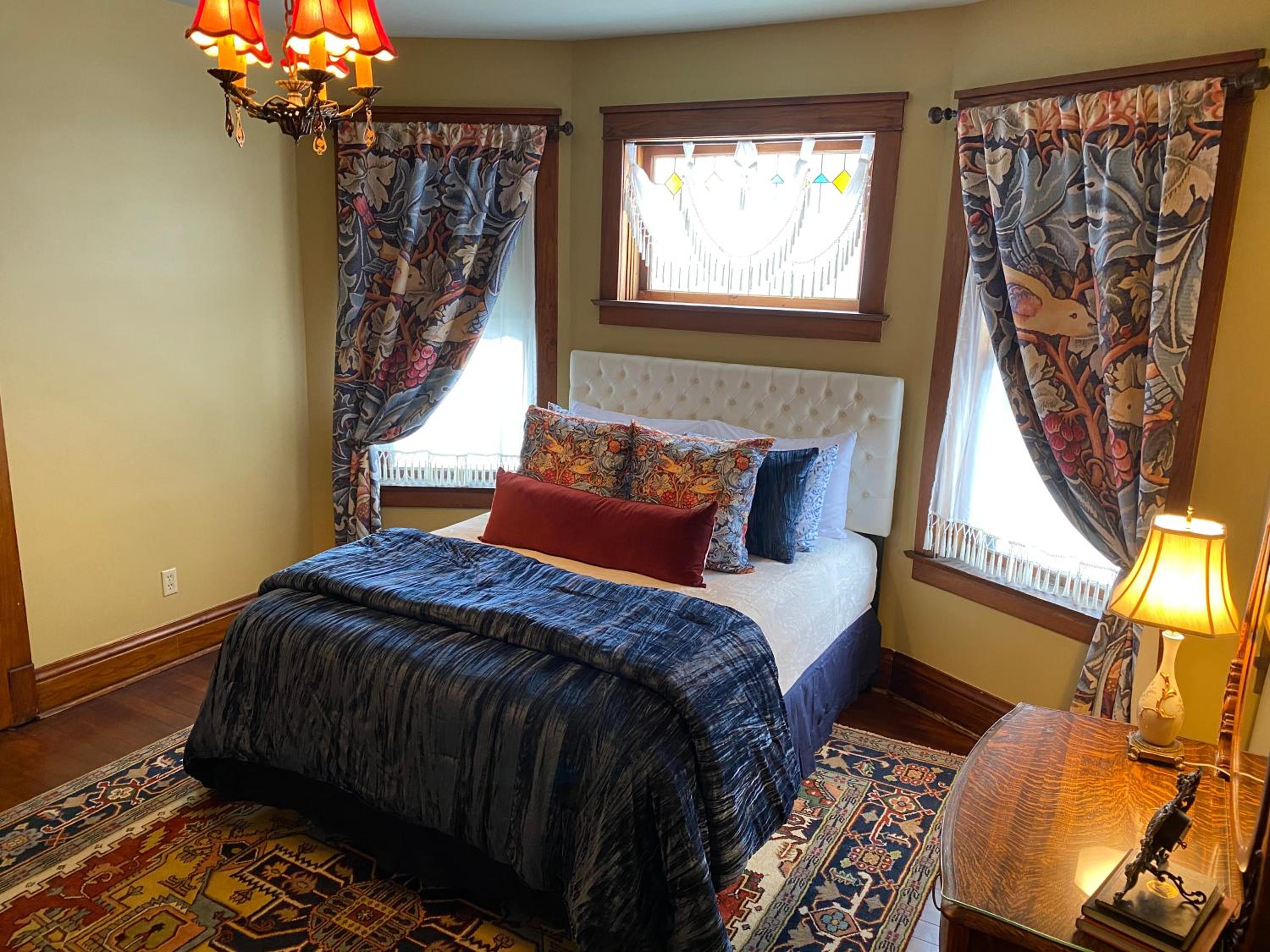 Two-Bedroom Apartment - Photo 31