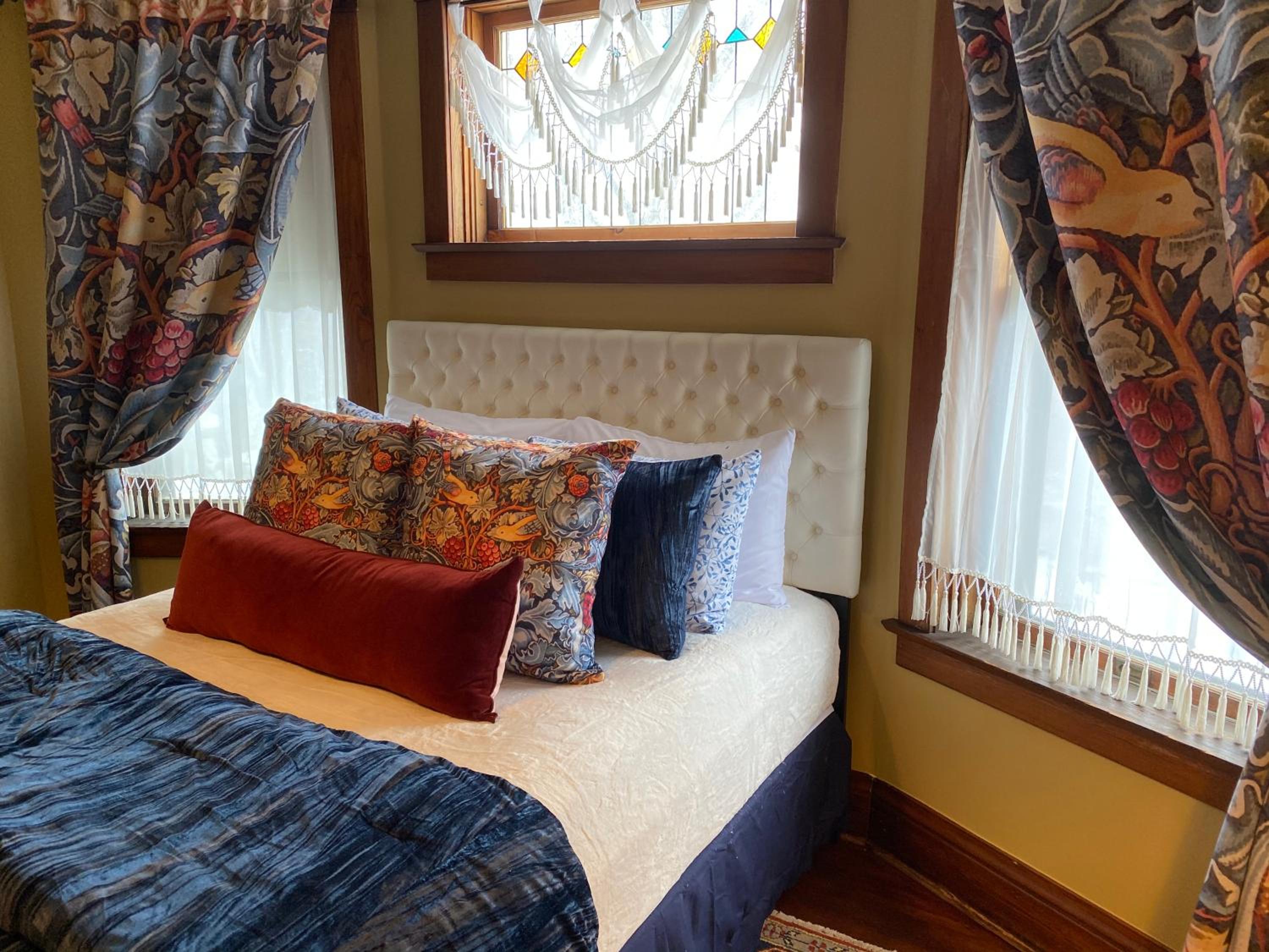 Two-Bedroom Apartment - Photo 19