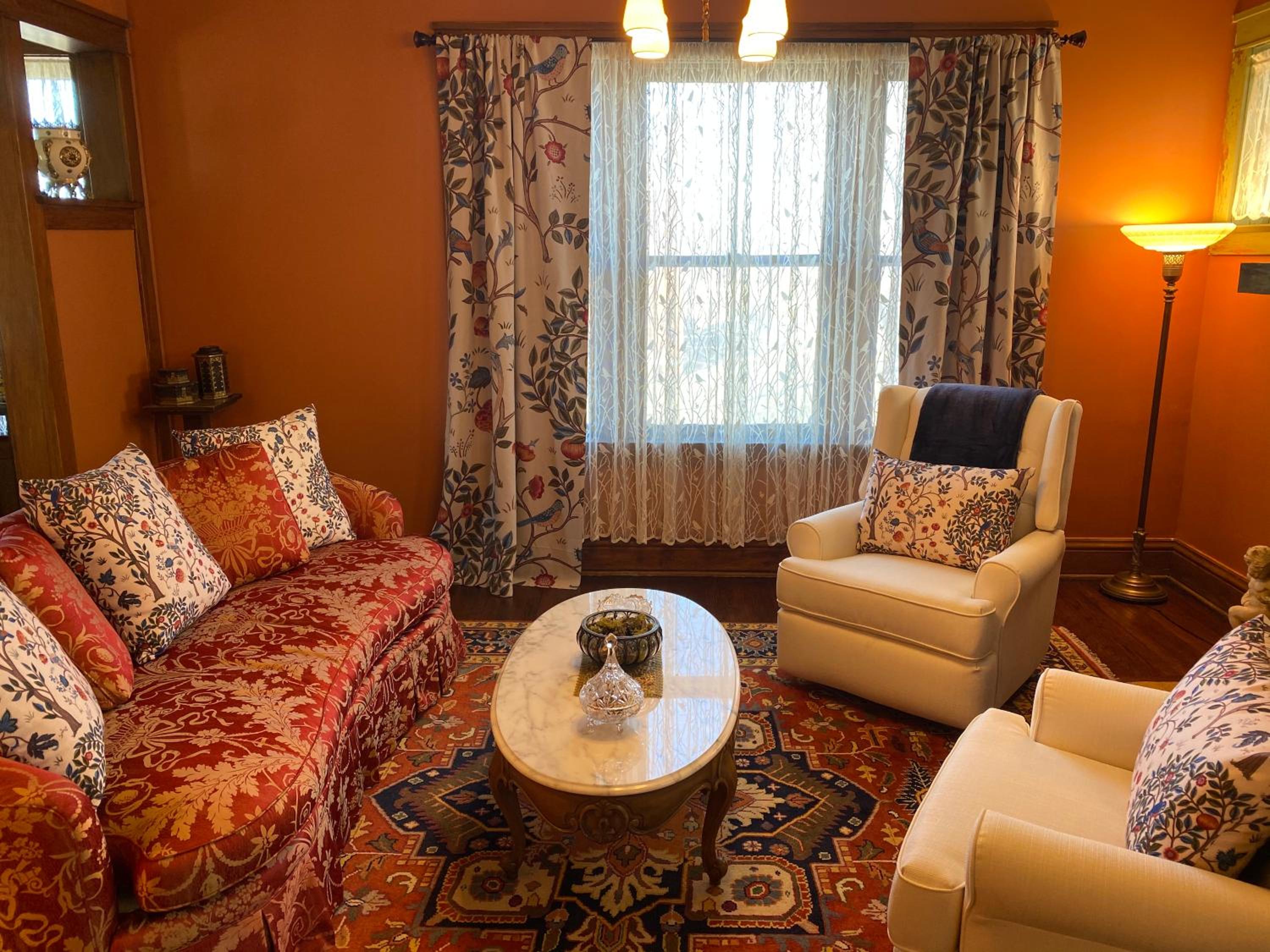 Two-Bedroom Apartment - Photo 9