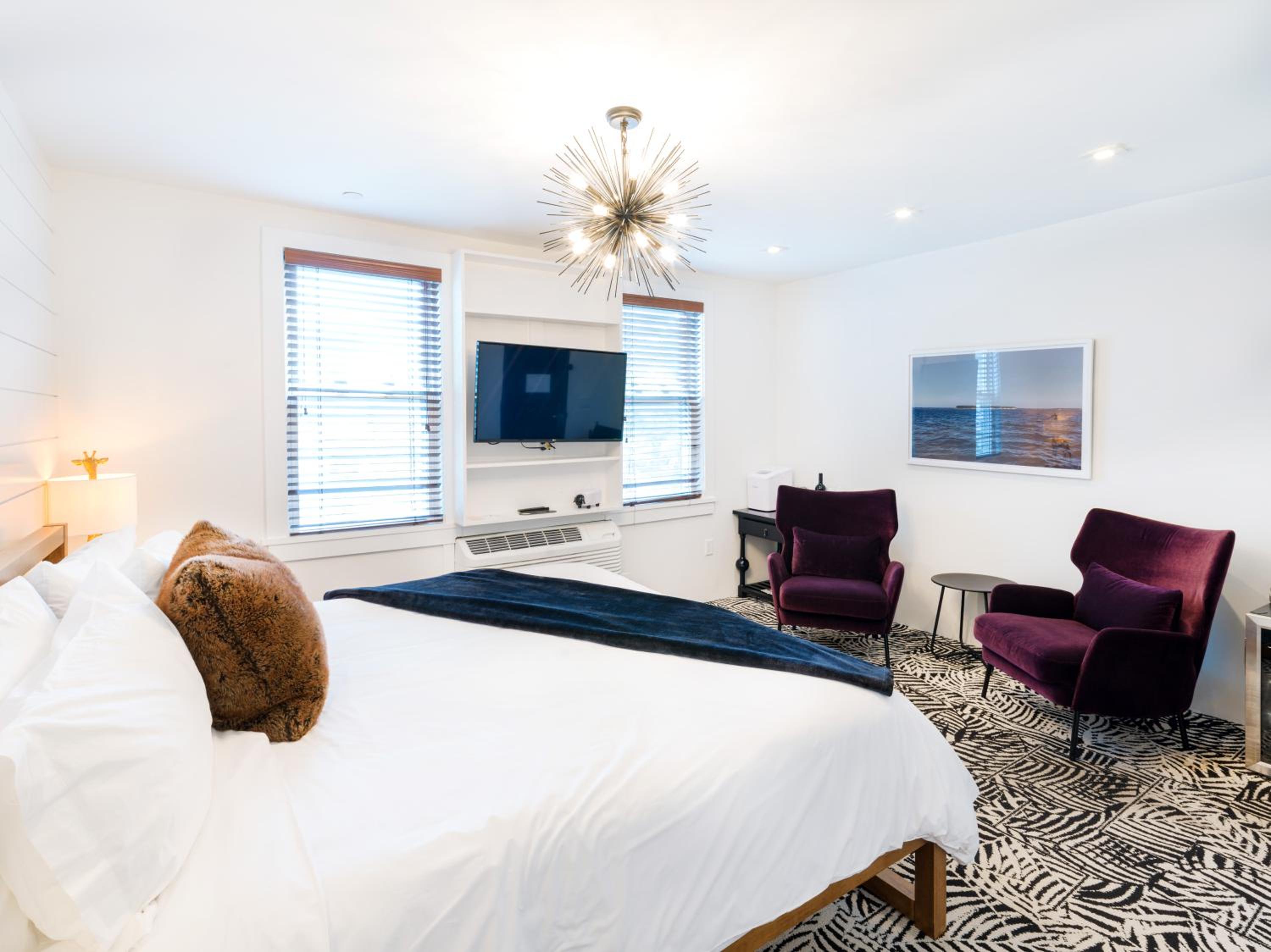 Deluxe King Suite