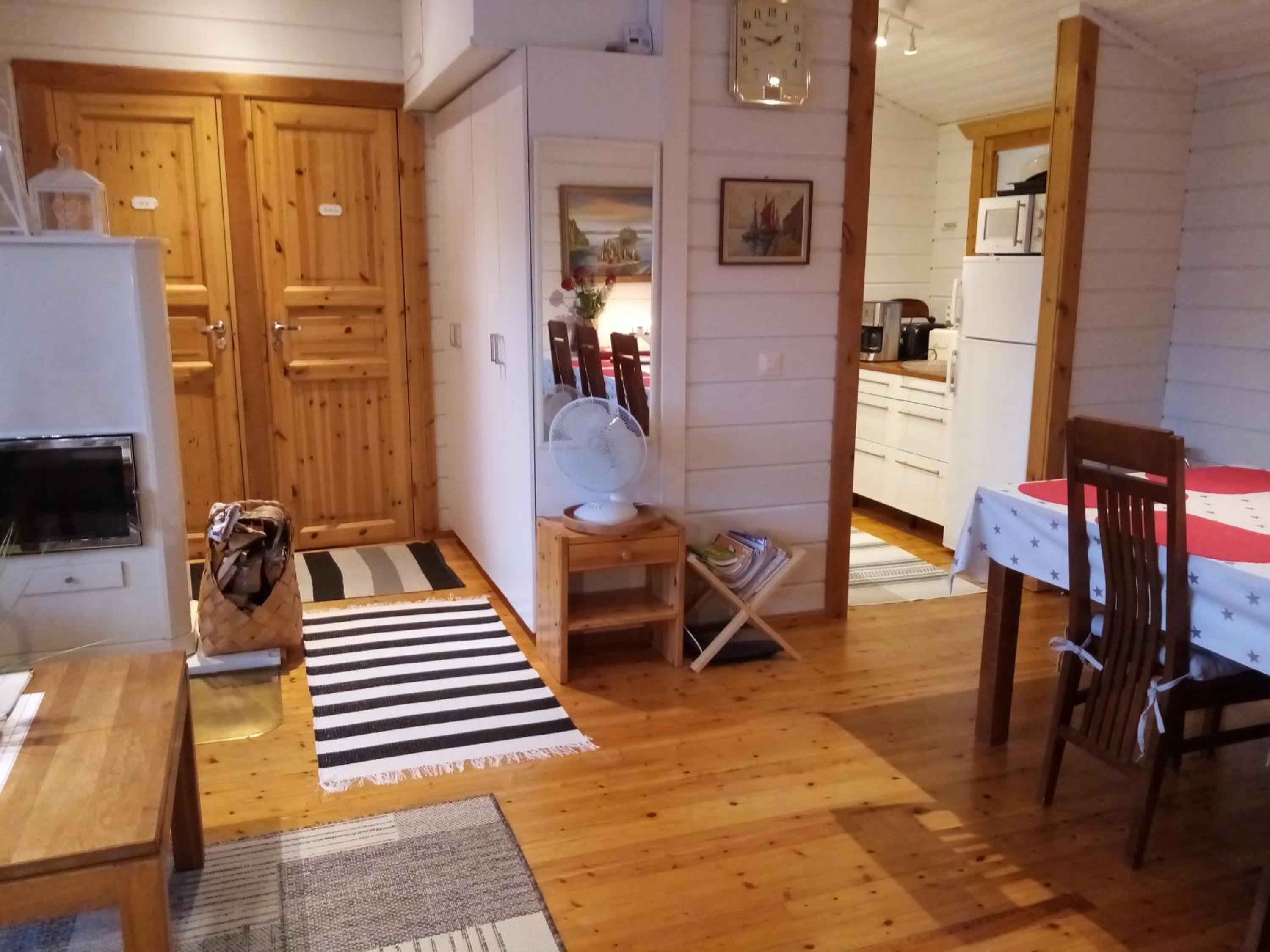 Two-Bedroom Apartment - Photo 4