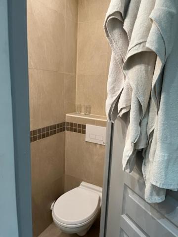 Double Room with Shared Bathroom photo 2