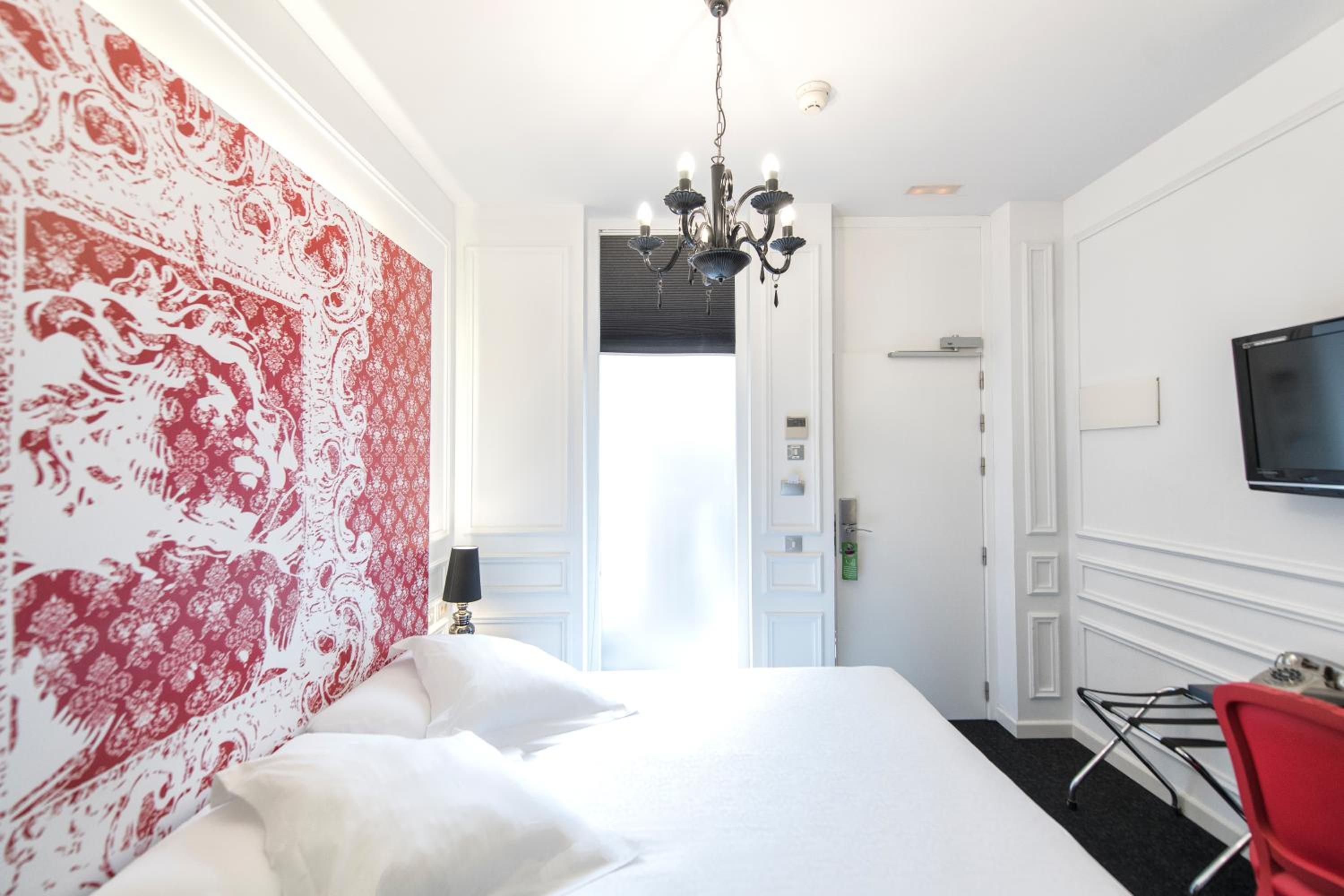 Double Room - Photo 12