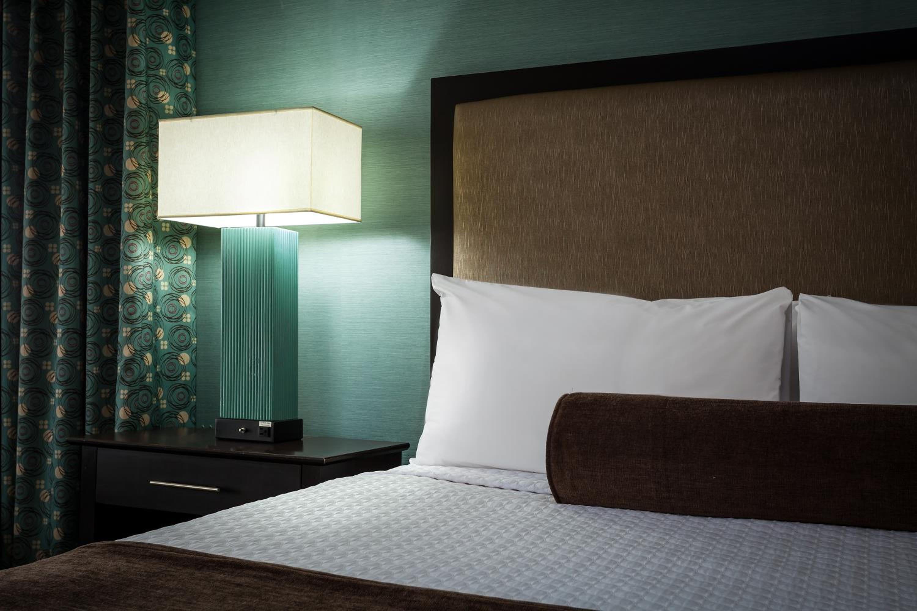 Double Room with Two Double Beds - Disability Access/Non-Smoking - Photo 5