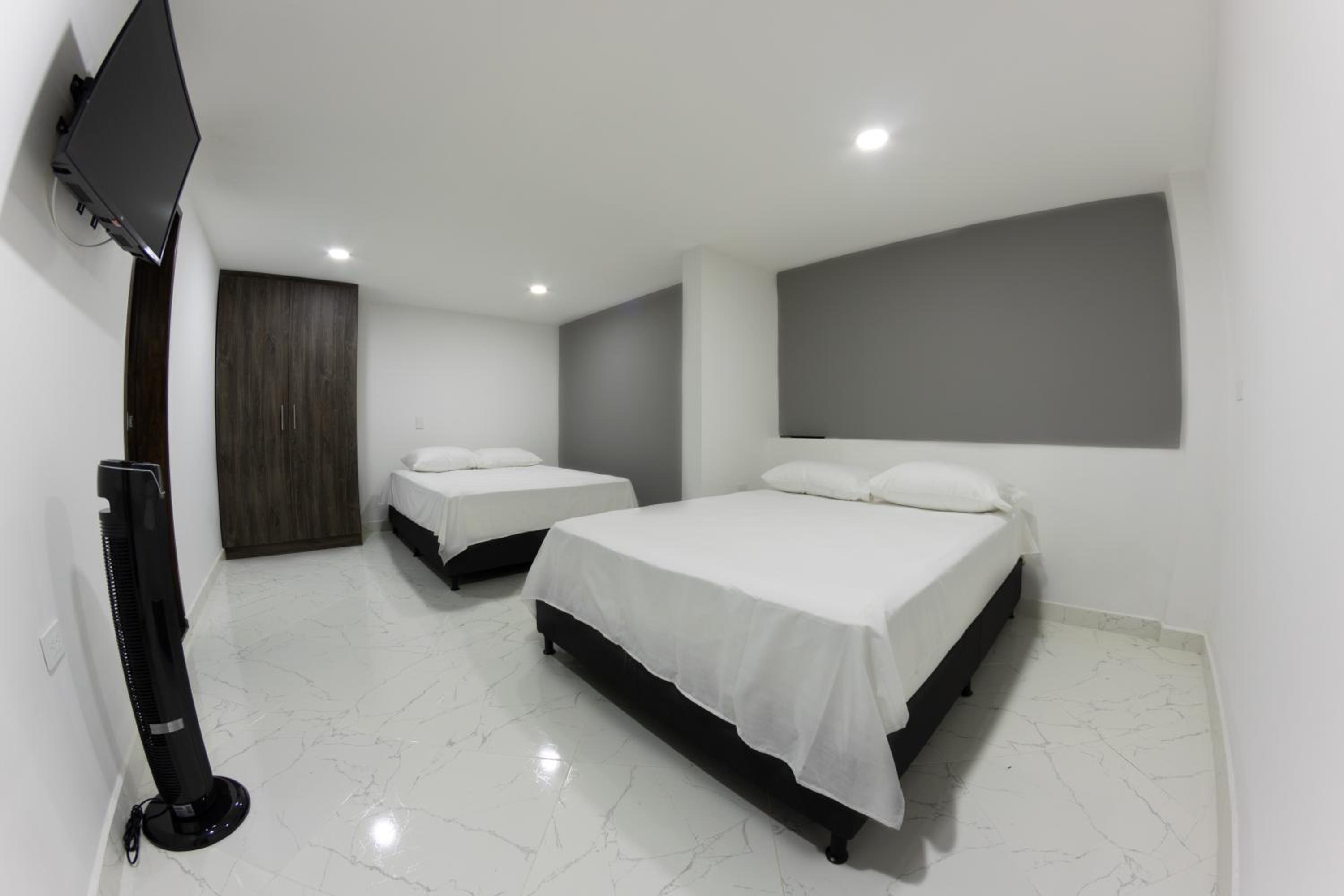 Quadruple Room with Bathroom photo 2