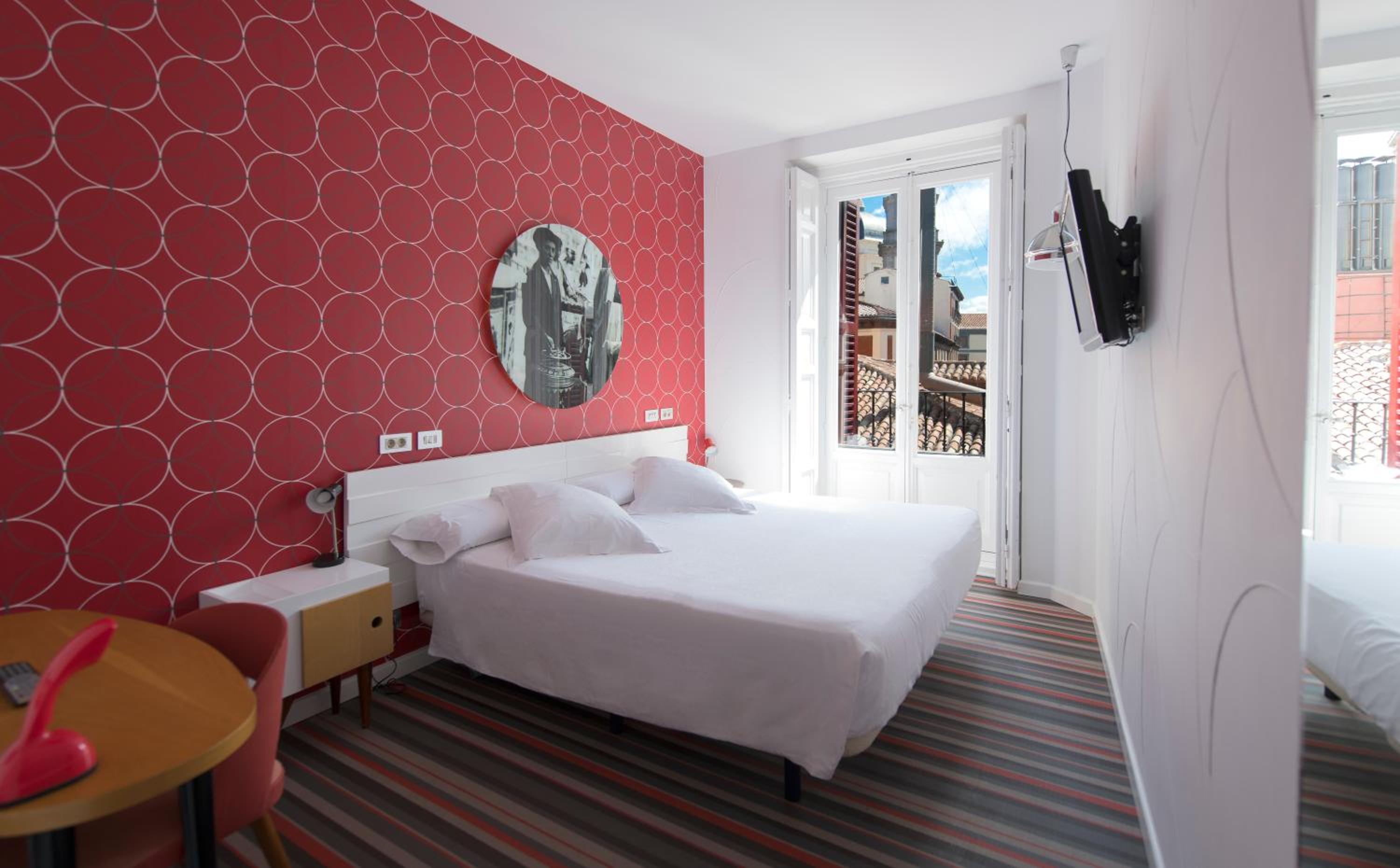 Double Room with Balcony - Photo 15