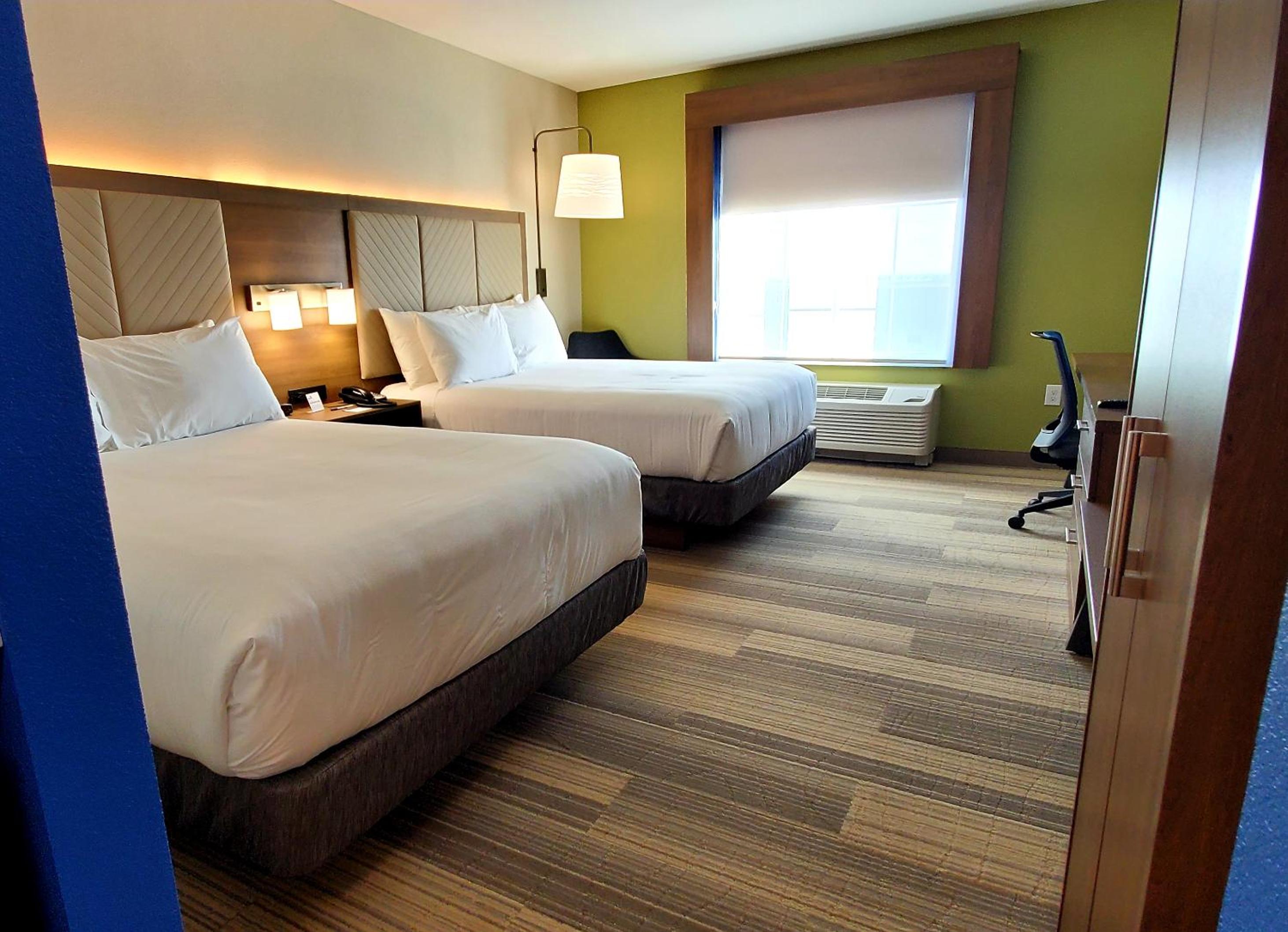 Standard Queen Room with Two Queen Beds - Photo 1