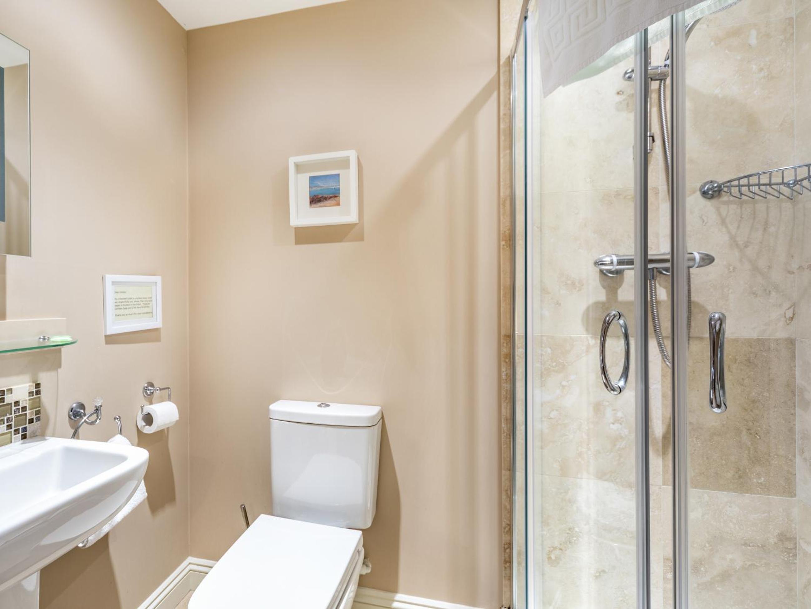 Double Room with Bathroom photo 2