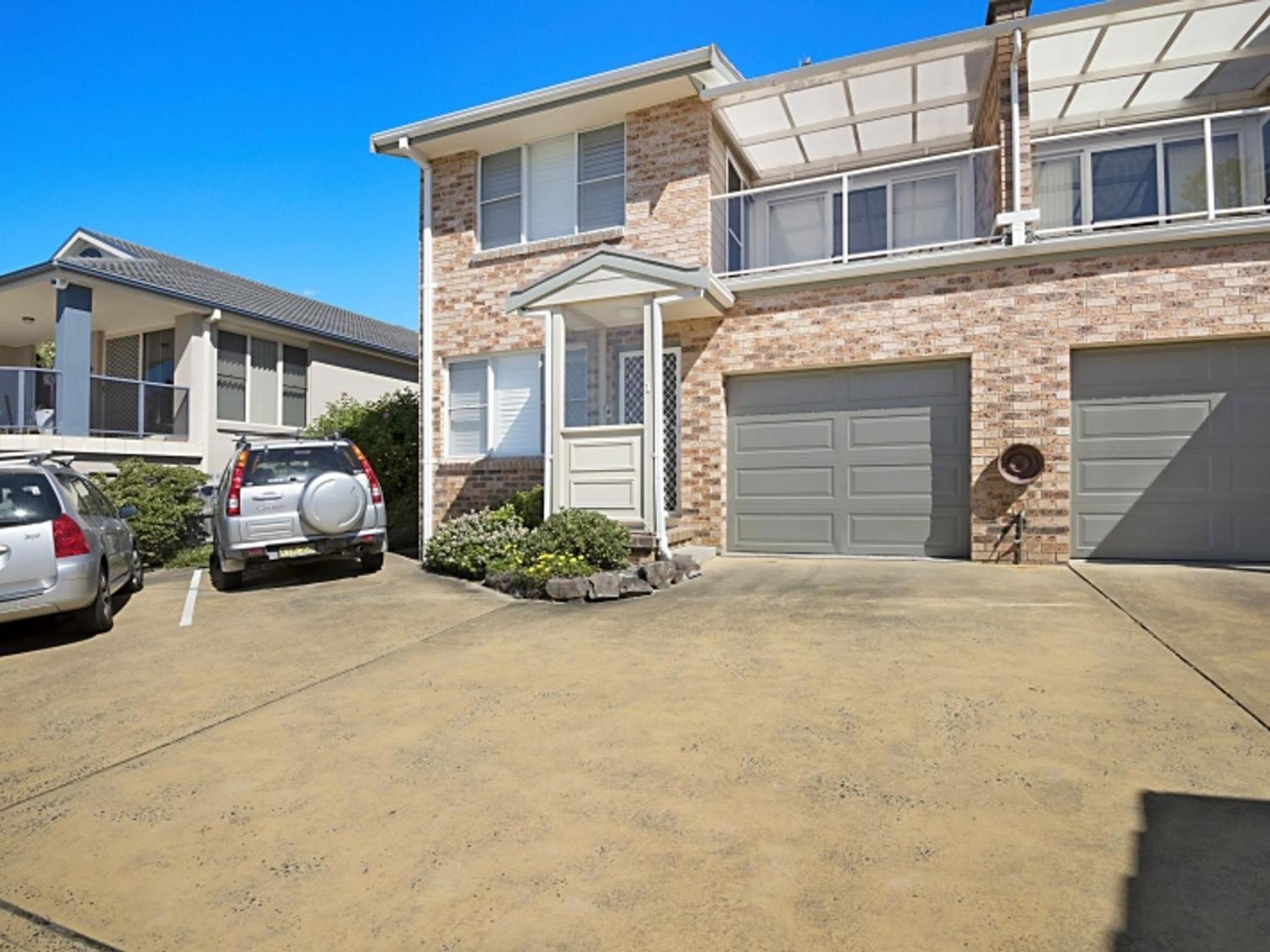 Three-Bedroom House photo 2