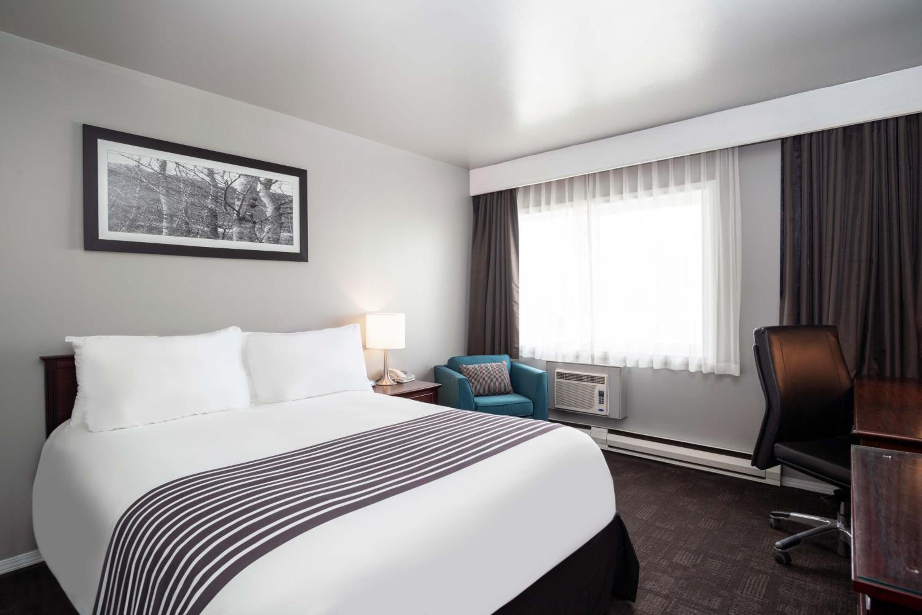 Standard Room, 1 Queen Bed