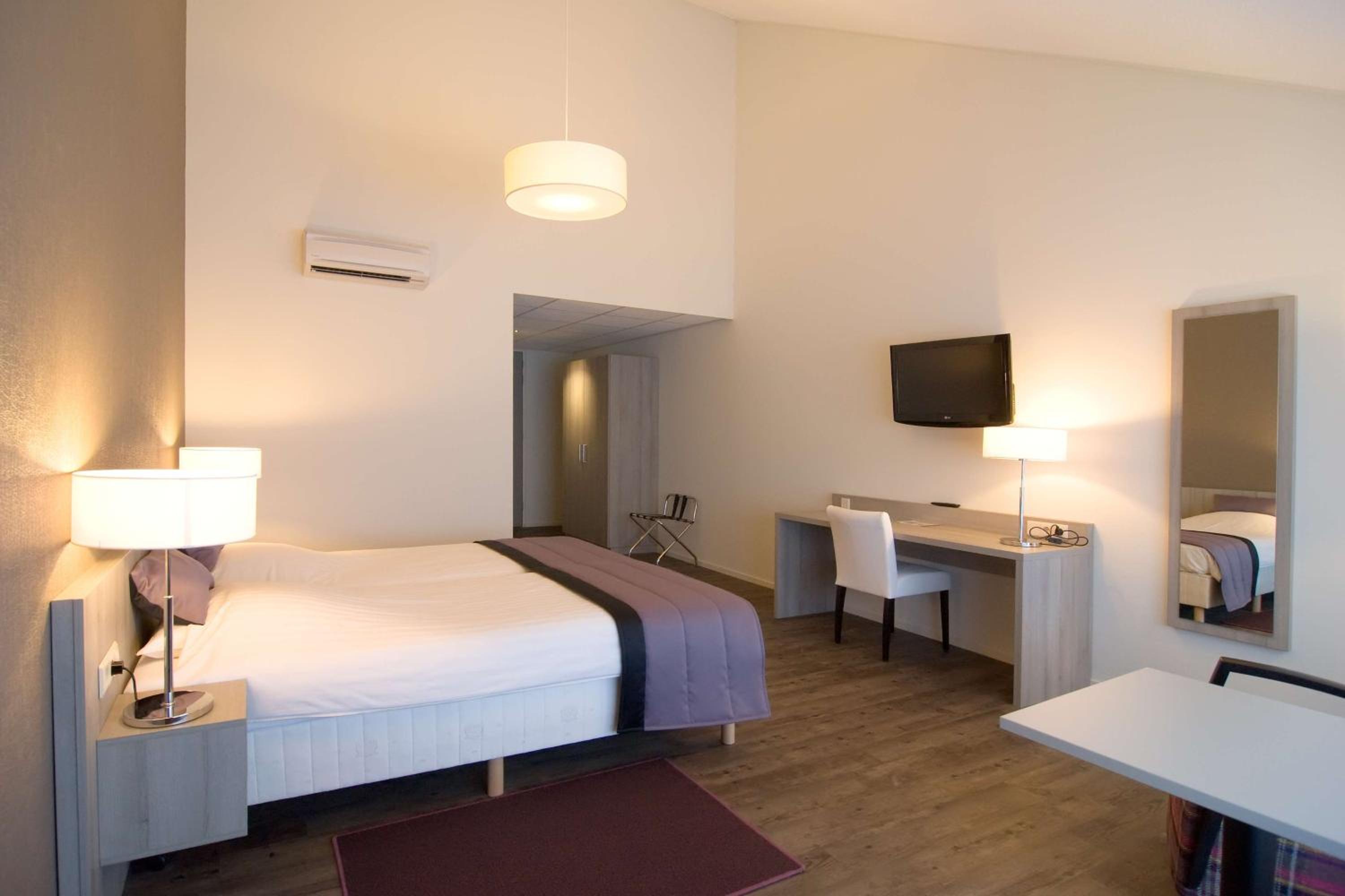 Deluxe Twin Room - Photo 2