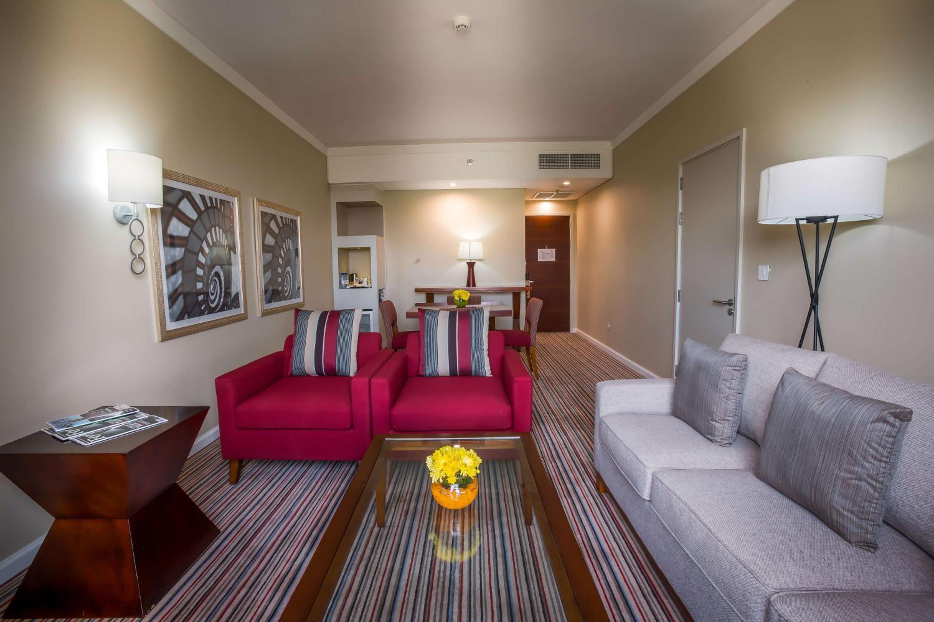 One-Bedroom Suite - Photo 9