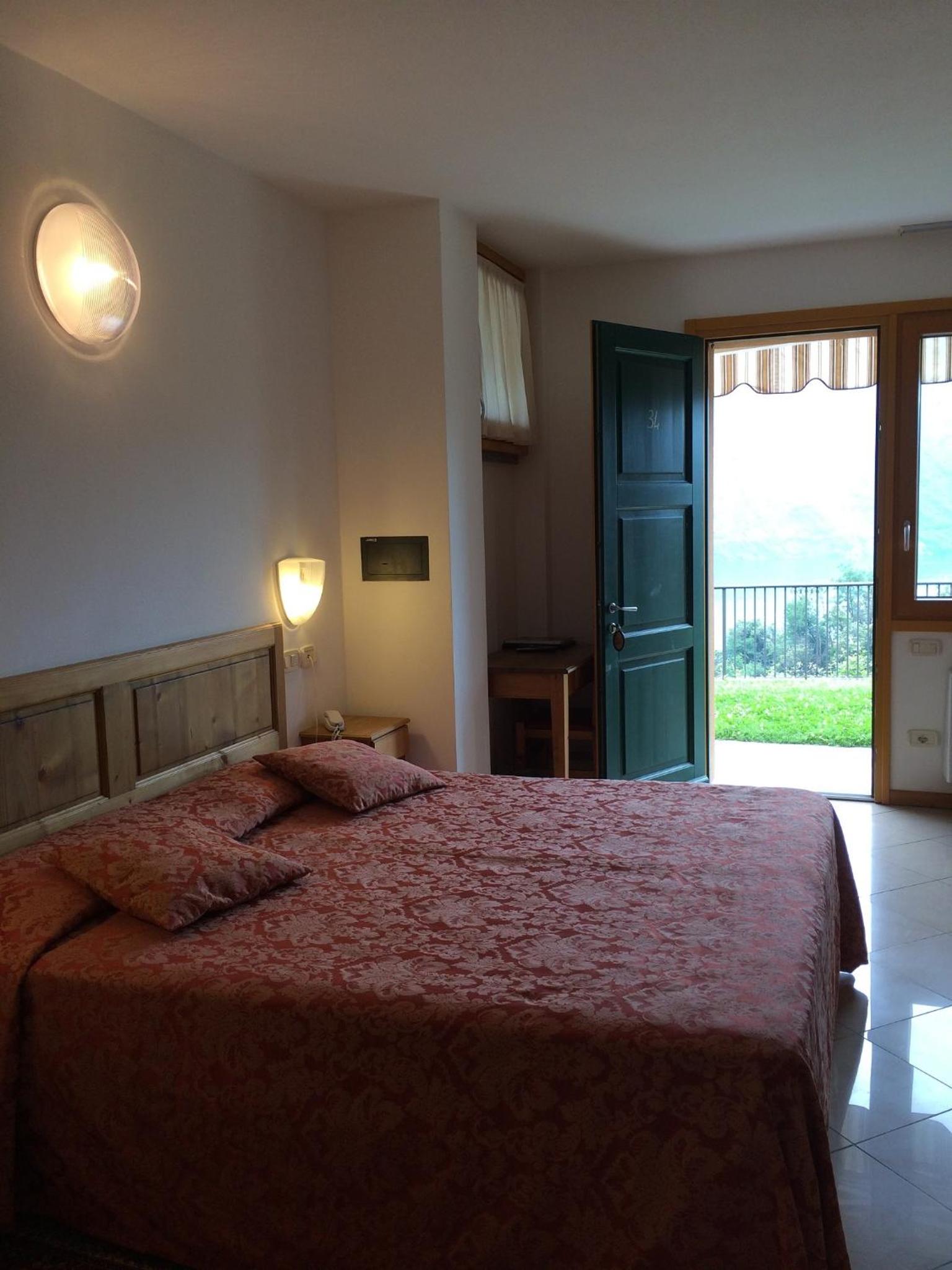 Camera Familiare con Vista Lago - Dependance