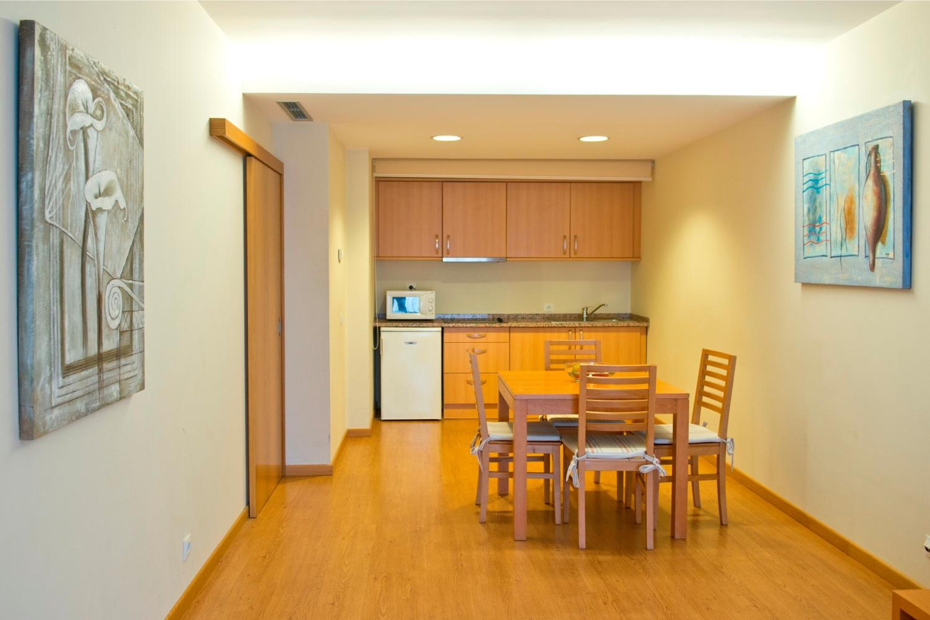 One-Bedroom Apartment - Photo 3