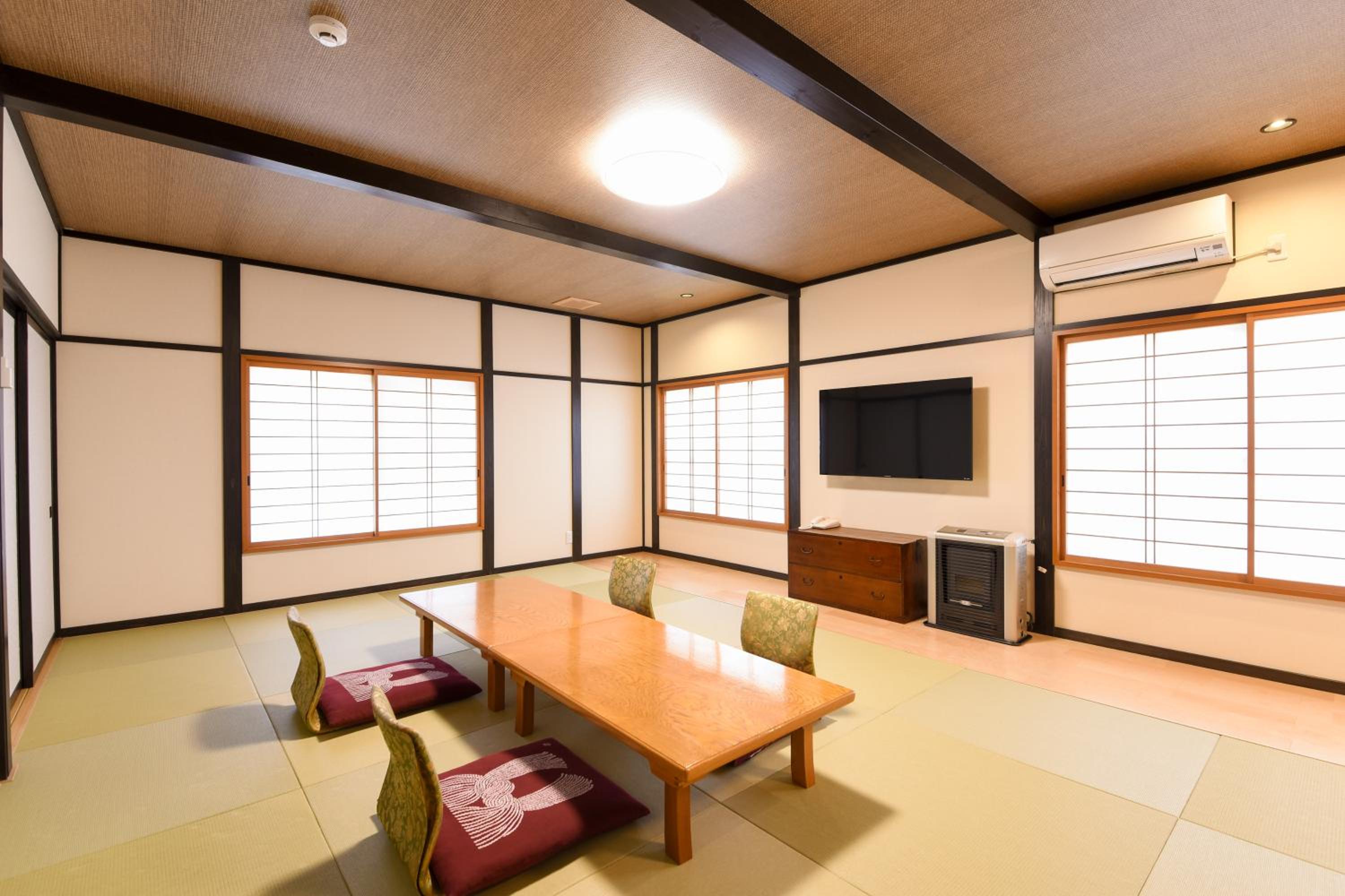 Deluxe Family Room