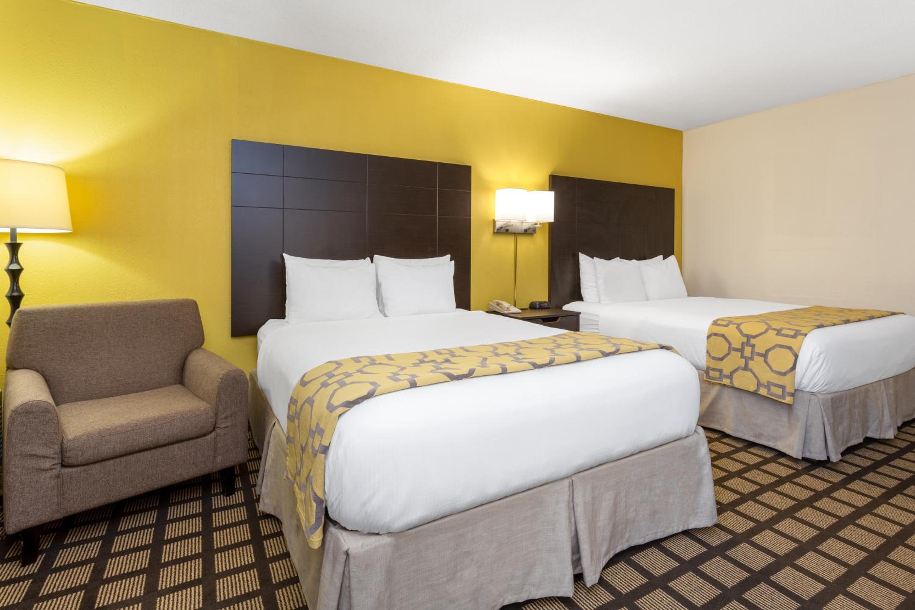 Deluxe Queen Room - Mobility Access/Non-Smoking - Photo 4