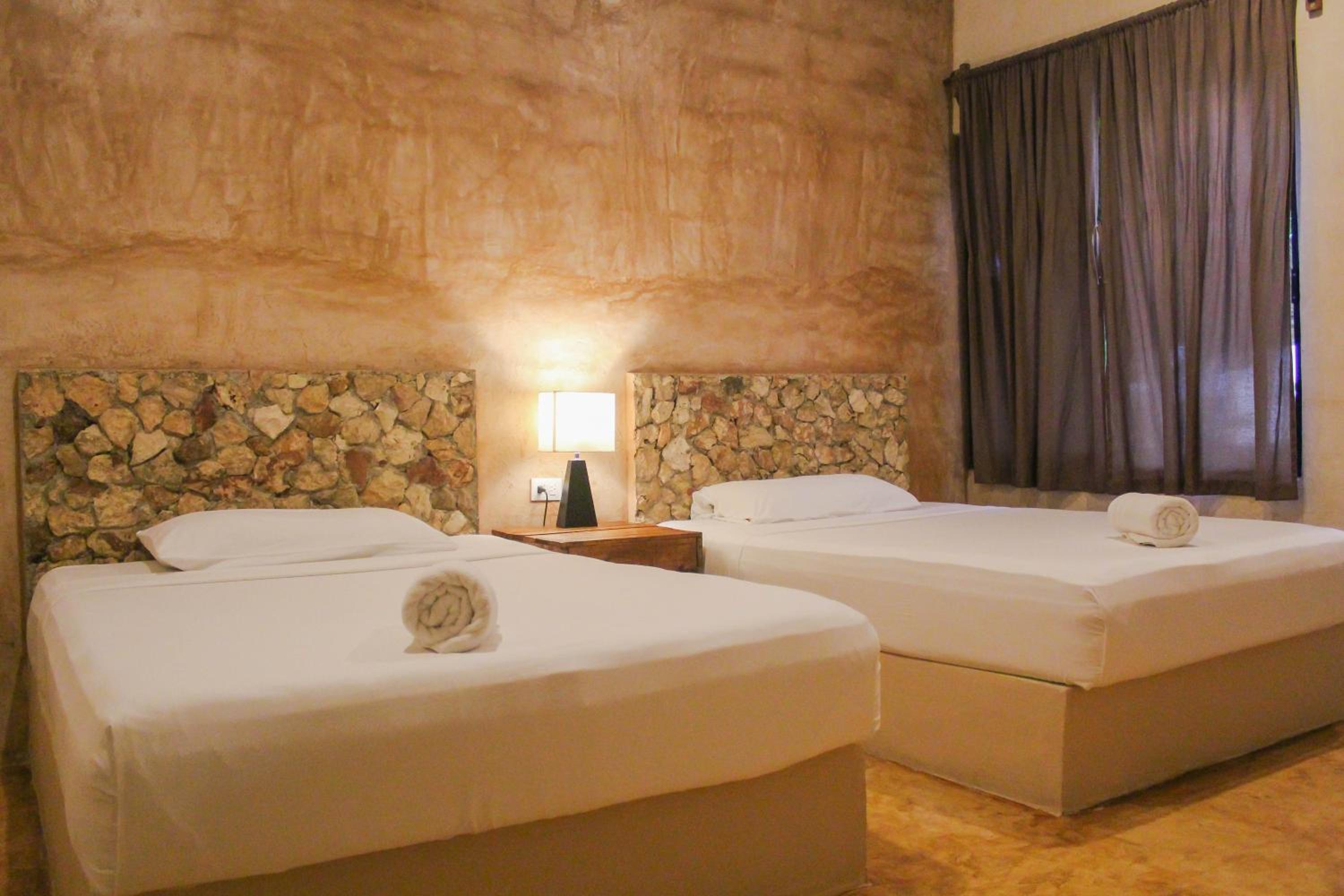 Twin Room - Photo 7